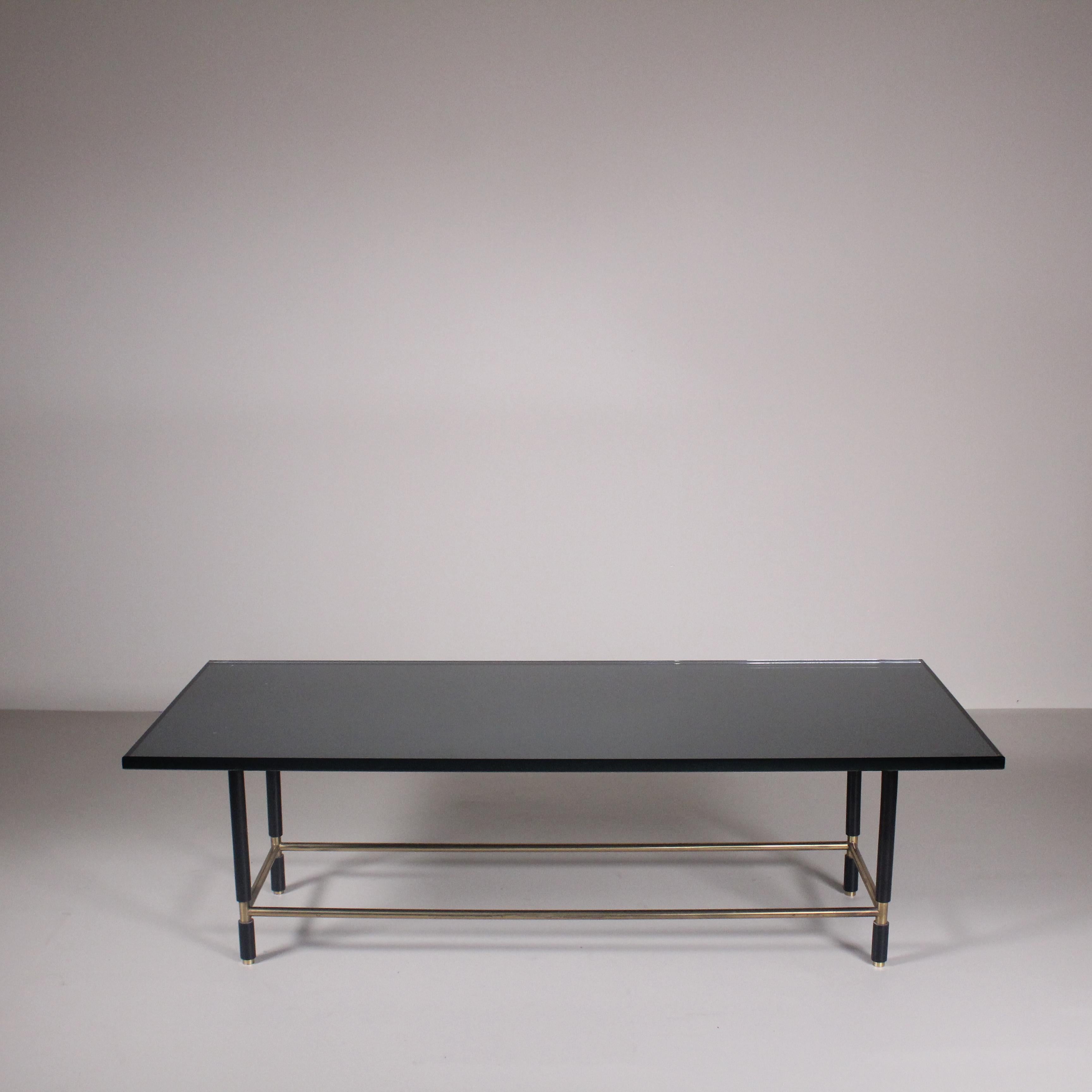 Mid-20th Century Low table in mirrored glass and brass, Fontana Arte, circa 1960 For Sale