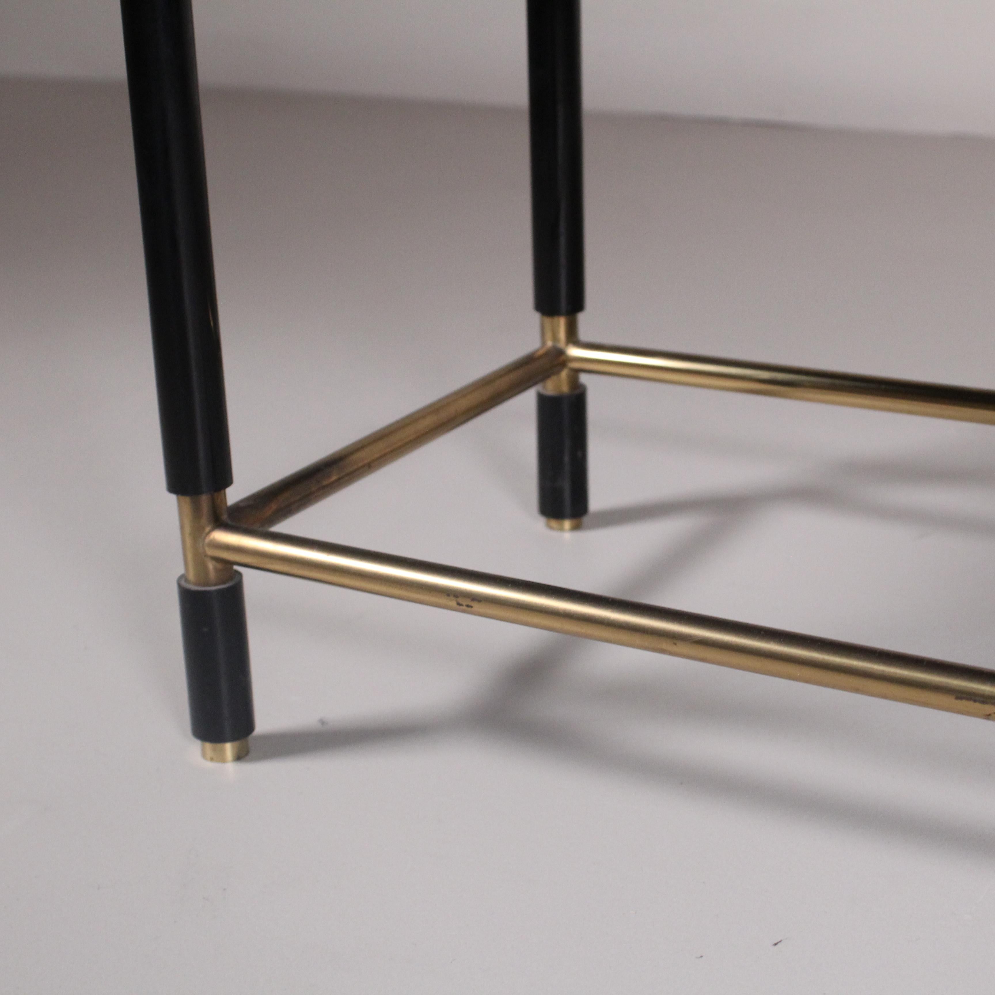 Low table in mirrored glass and brass, Fontana Arte, circa 1960 For Sale 2