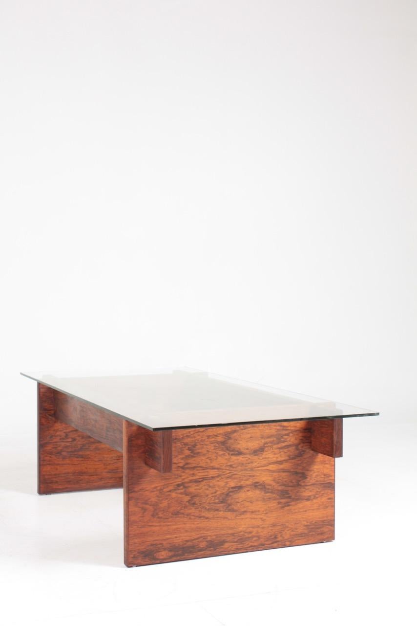 Table basse en bois de rose par Svend Langkilde:: Midcentury danois:: 1950s en vente 3