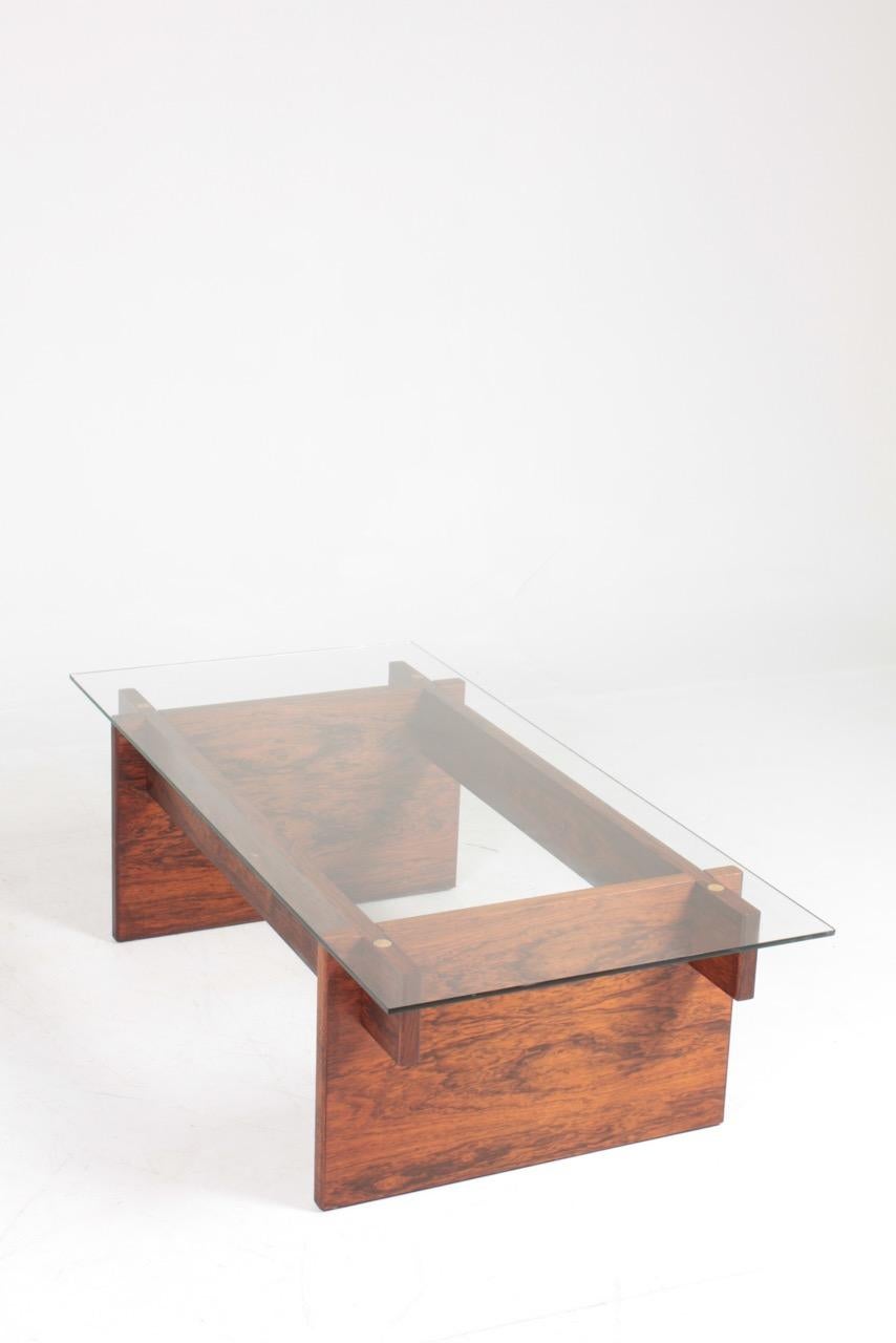 Table basse en bois de rose par Svend Langkilde:: Midcentury danois:: 1950s en vente 2