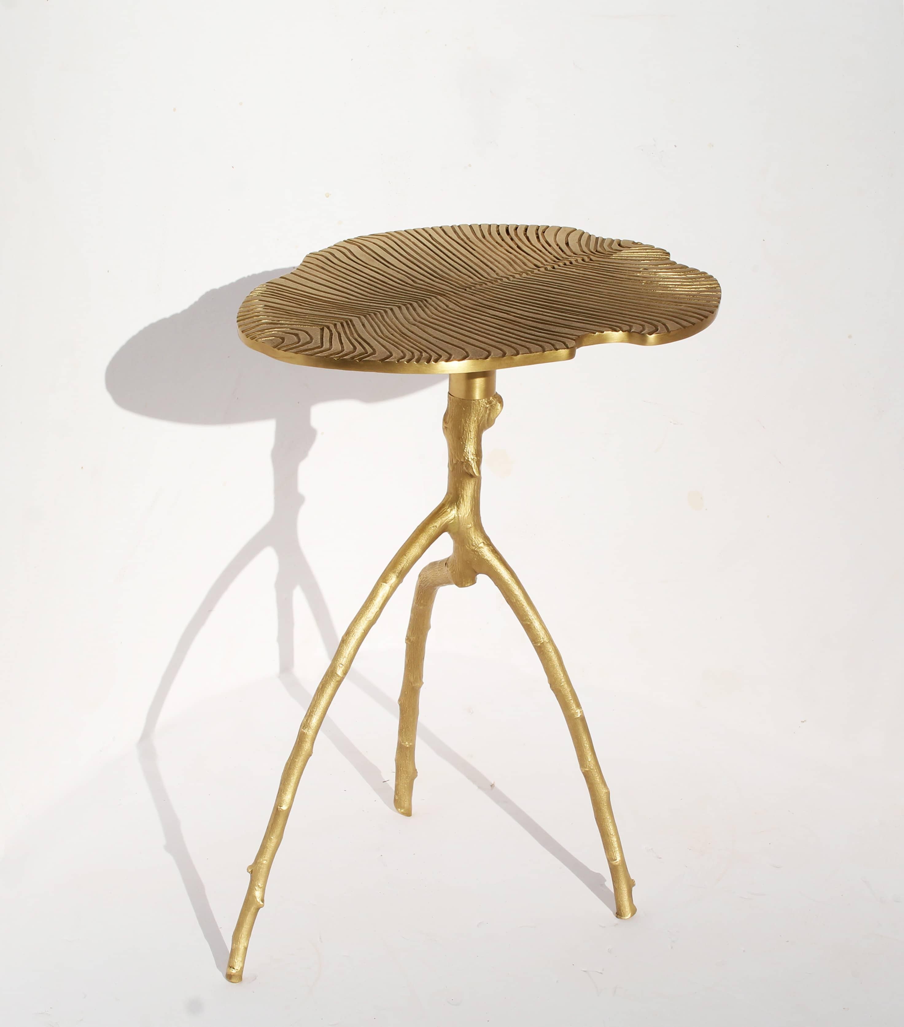 Triptyque de tables basses en bronze doré d'Eric Gizard Neuf - En vente à MONTROZIER, FR