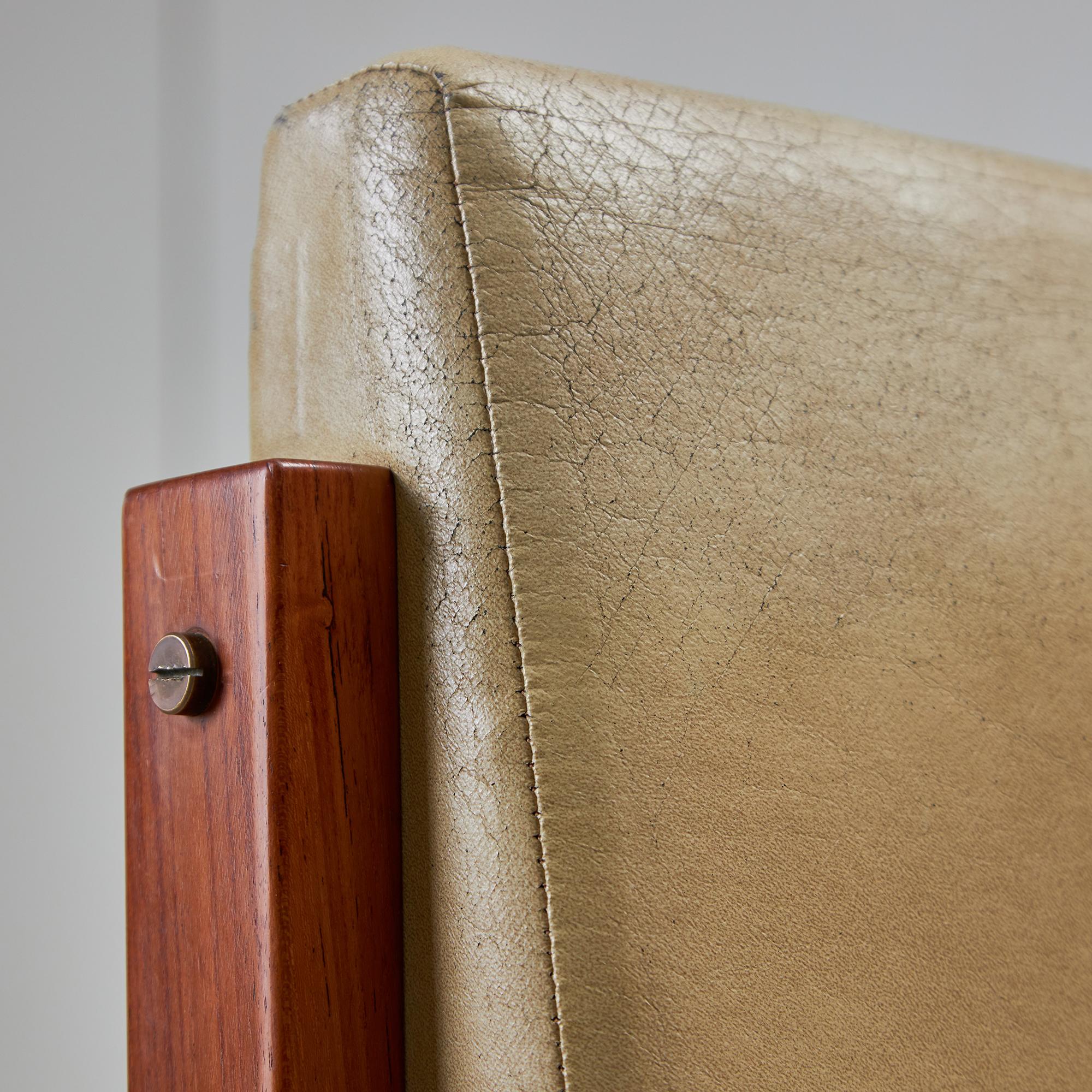Low Teak Lounge Chair with Beige Leather Upholstery, 1970s For Sale 8