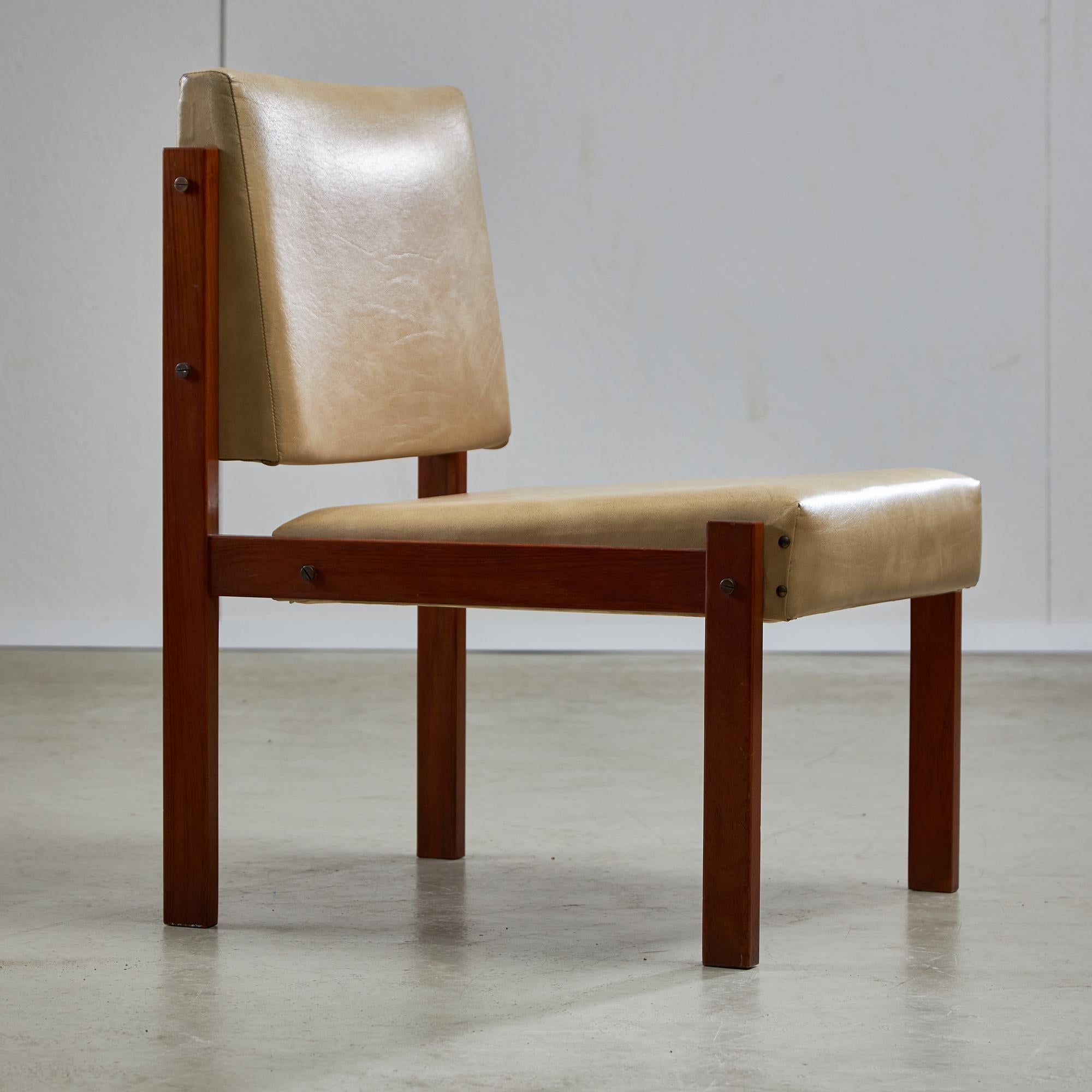 Low Teak Lounge Chair with Beige Leather Upholstery, 1970s For Sale 13