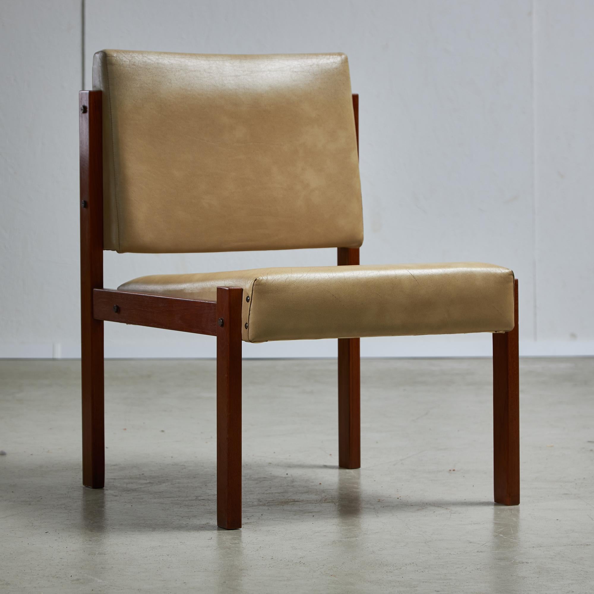 Low Teak Lounge Chair with Beige Leather Upholstery, 1970s For Sale 16