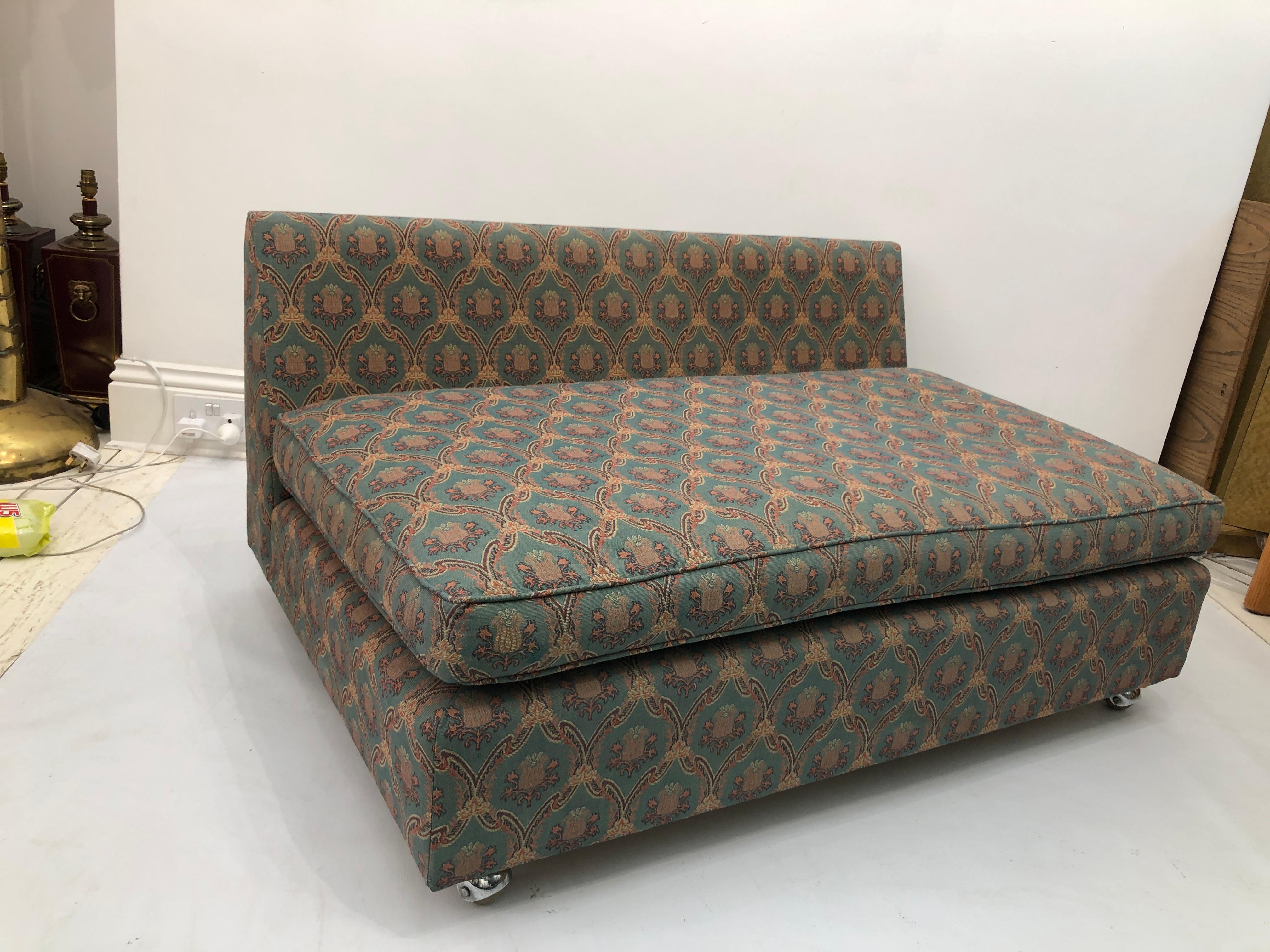 Low Tuxedo Two Seater Sofa on Wheels Mid Century Modern Settee 1960s Multicolour For Sale 3