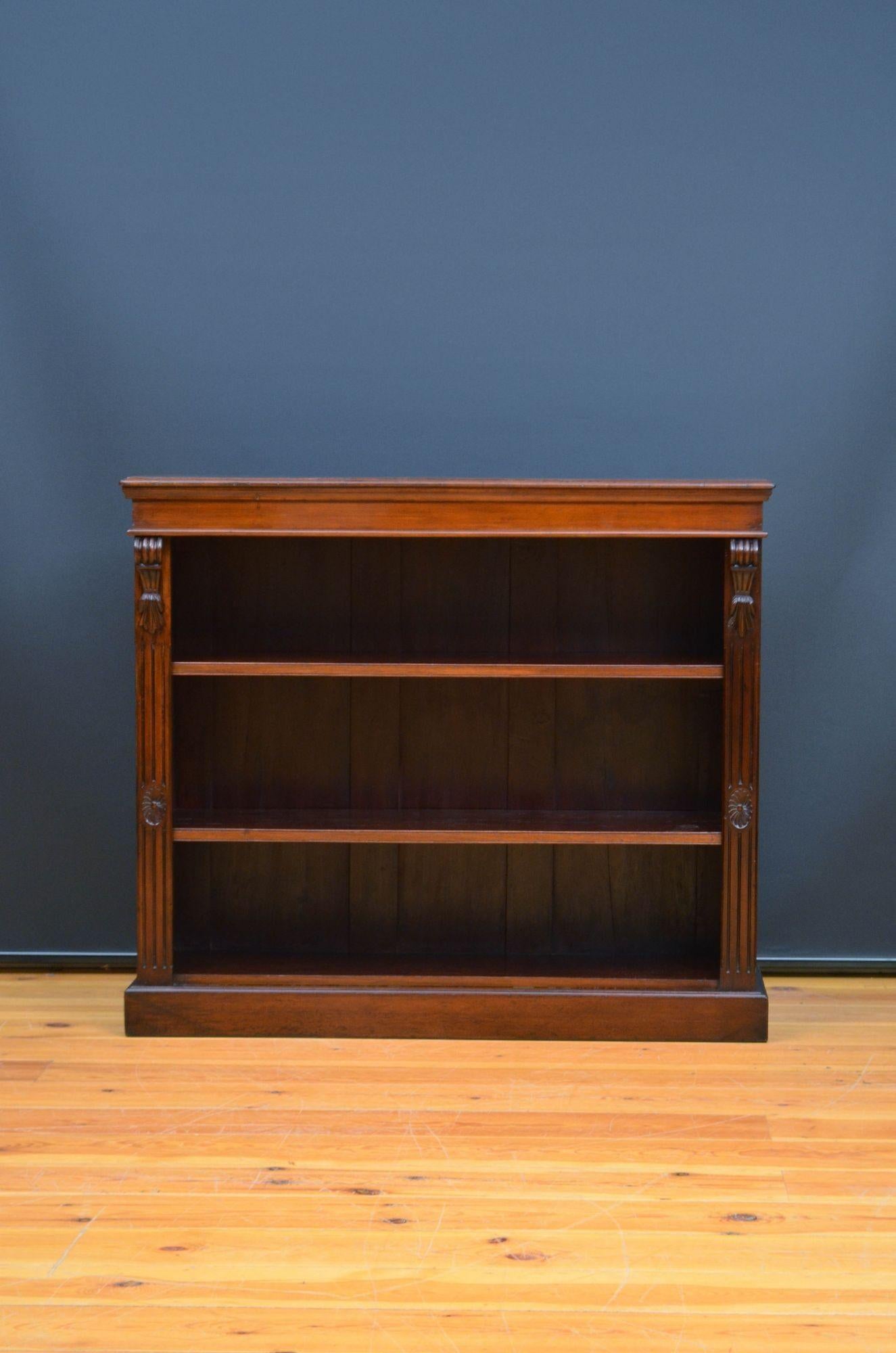 Low Victorian Mahogany Open Bookcase In Good Condition In Whaley Bridge, GB
