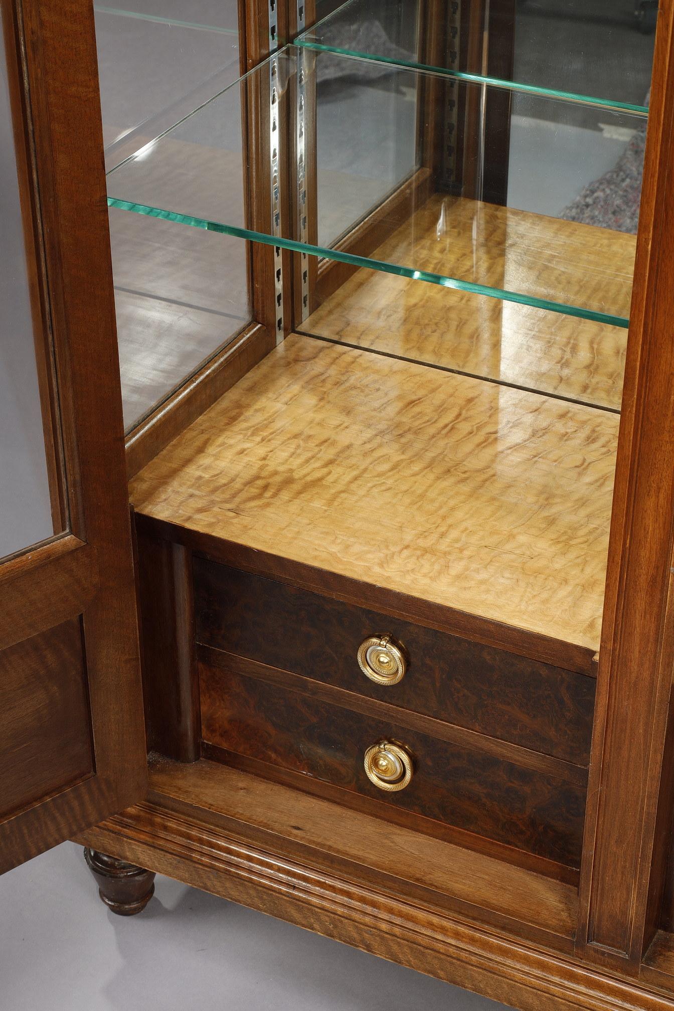 Early 20th Century Low Walnut Glass Bookcase with its Cutlery Set, Louis XVI Style