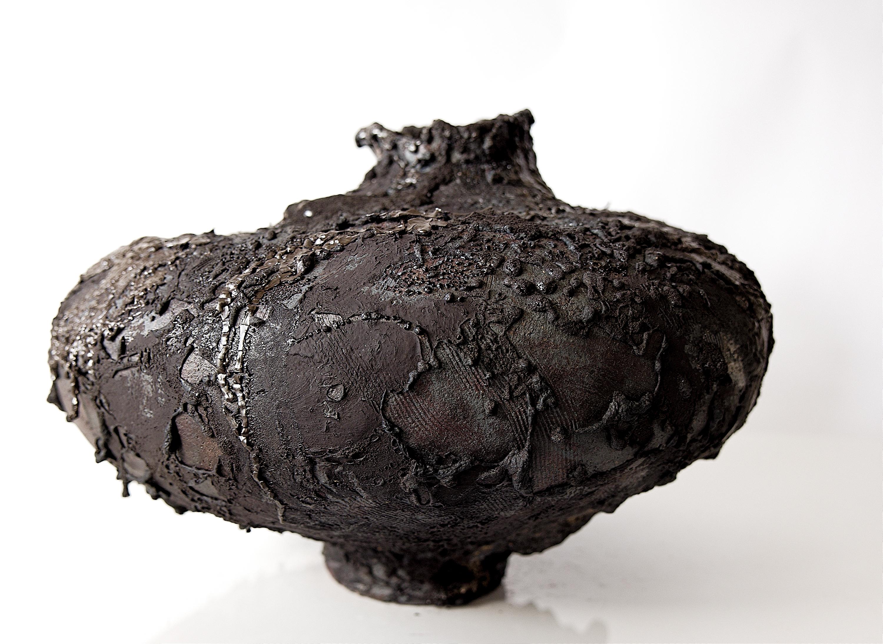 Smaltato Vaso basso e largo di colore nero Hand MadeII- IV in vendita