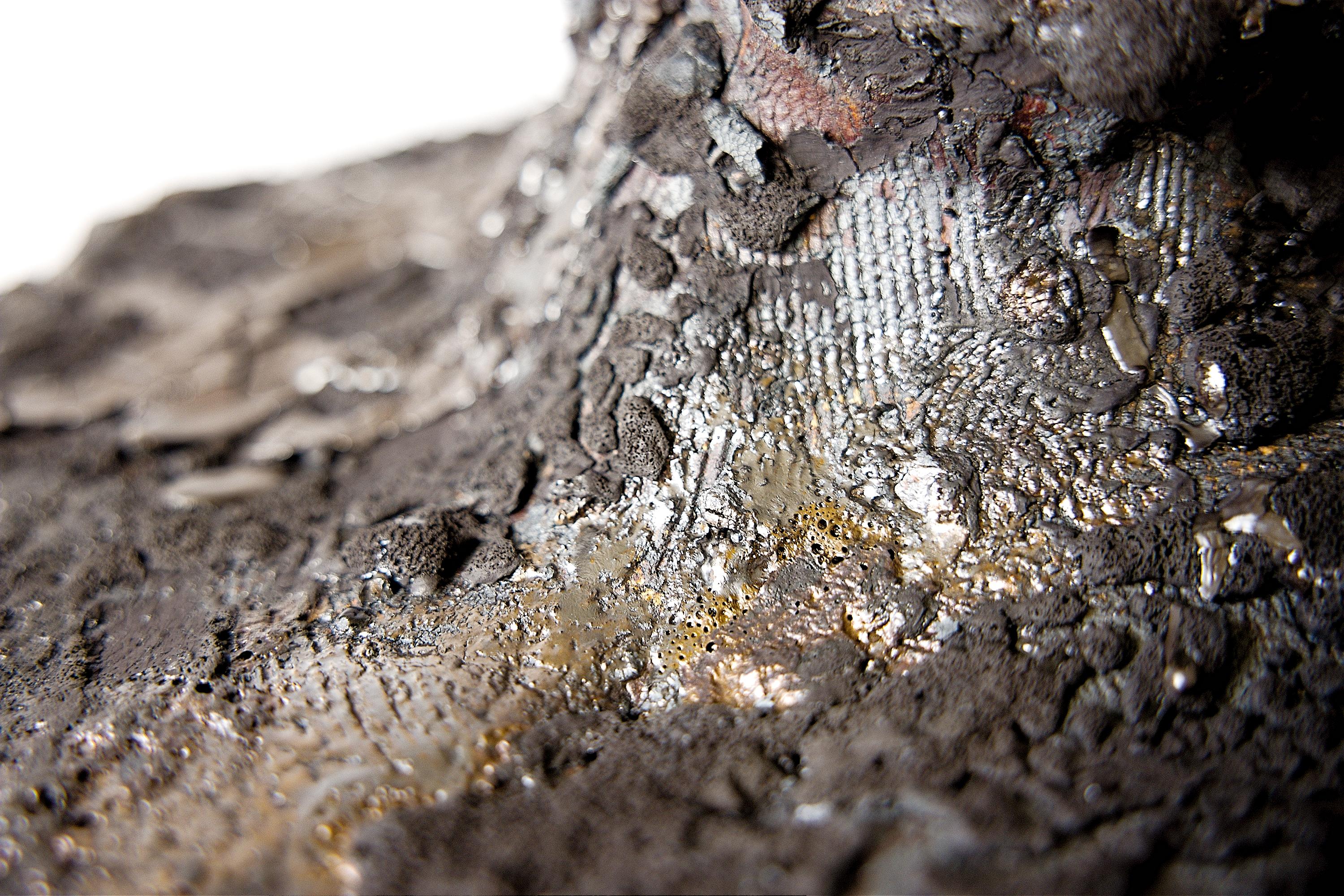 XXI secolo e contemporaneo Vaso basso e largo di colore nero Hand MadeII- IV in vendita