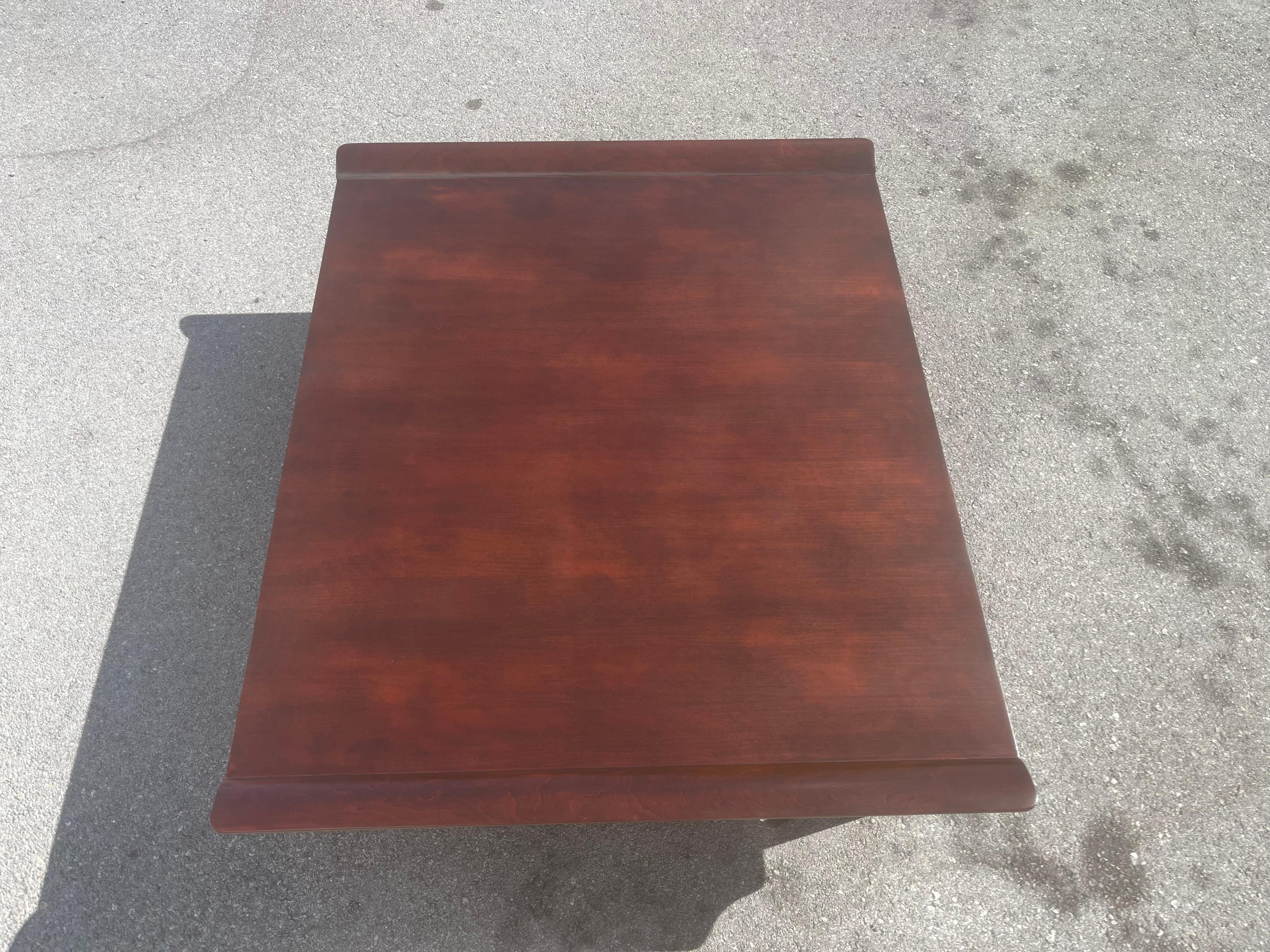 Niedriger Couchtisch aus Holz, Mid-Century Modern-Stil, Lounge (Moderne) im Angebot