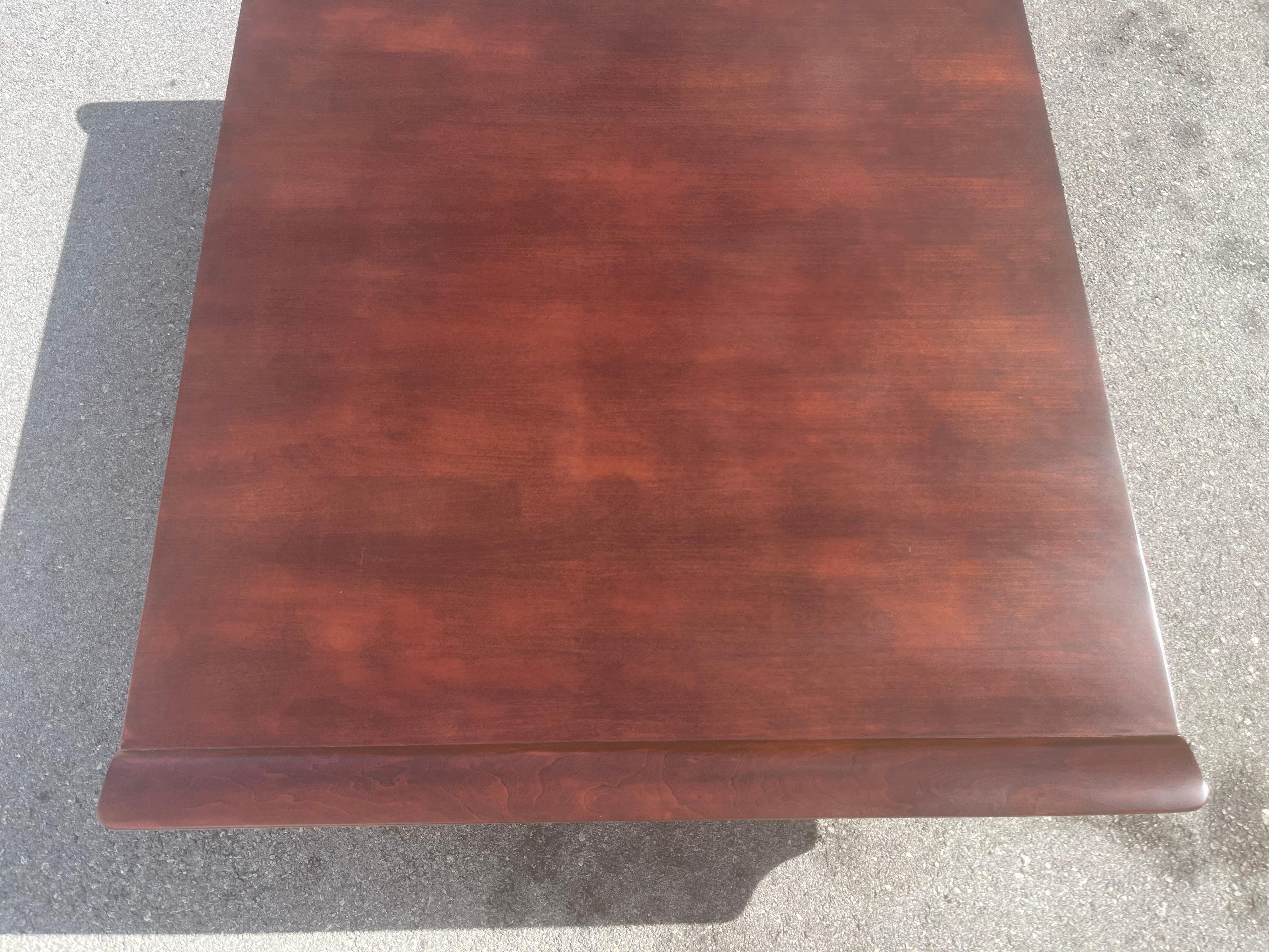 Niedriger Couchtisch aus Holz, Mid-Century Modern-Stil, Lounge (amerikanisch) im Angebot