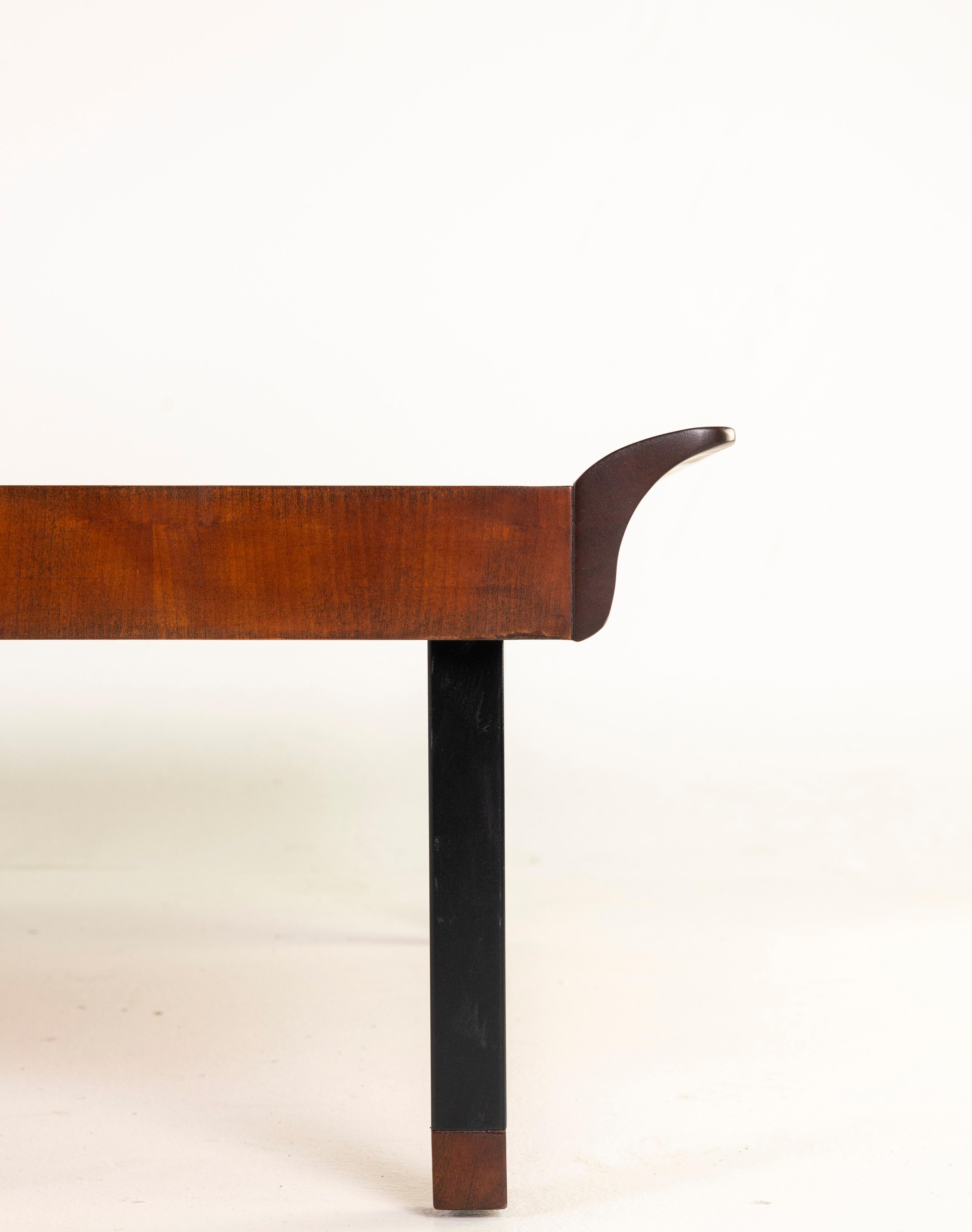 Niedriger Couchtisch aus Holz, Mid-Century Modern-Stil, Lounge im Angebot 2