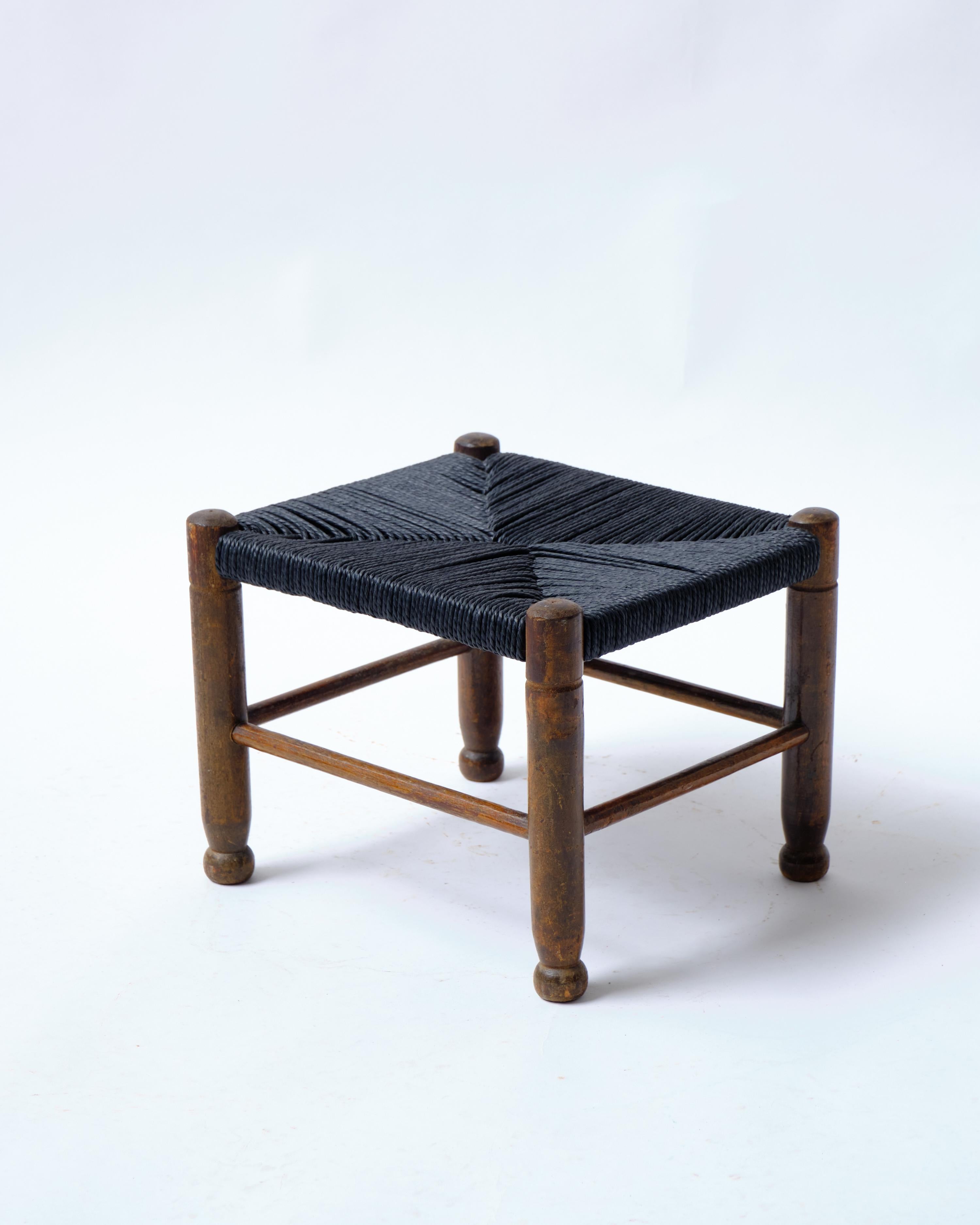 Low Woven Simple Stool, British Vernacular, Early 20th Century  In Good Condition For Sale In Edinburgh, Scotland