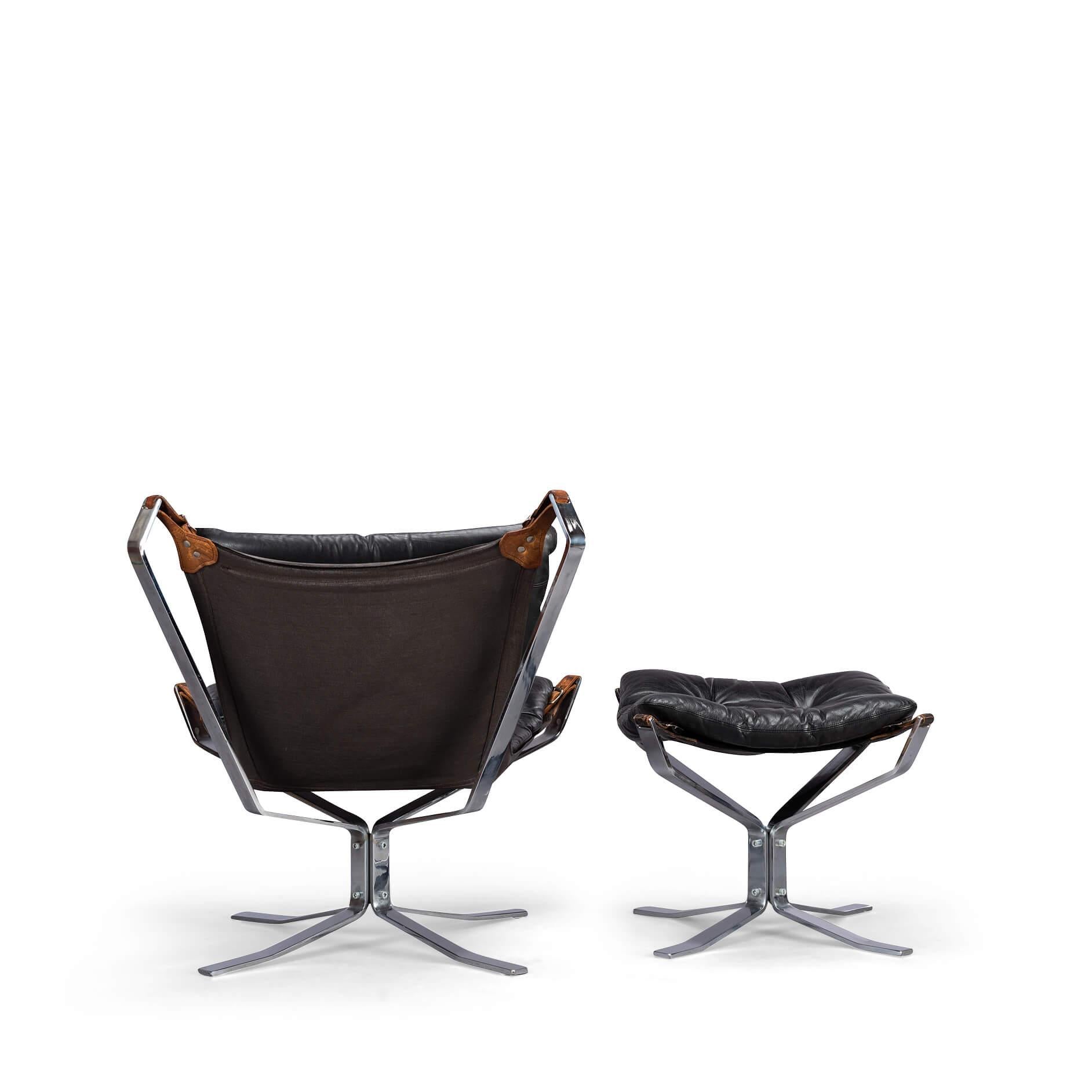 Mid-Century Modern Lowback Falcon Chair in Black Leather with Ottoman En Table, 1970s