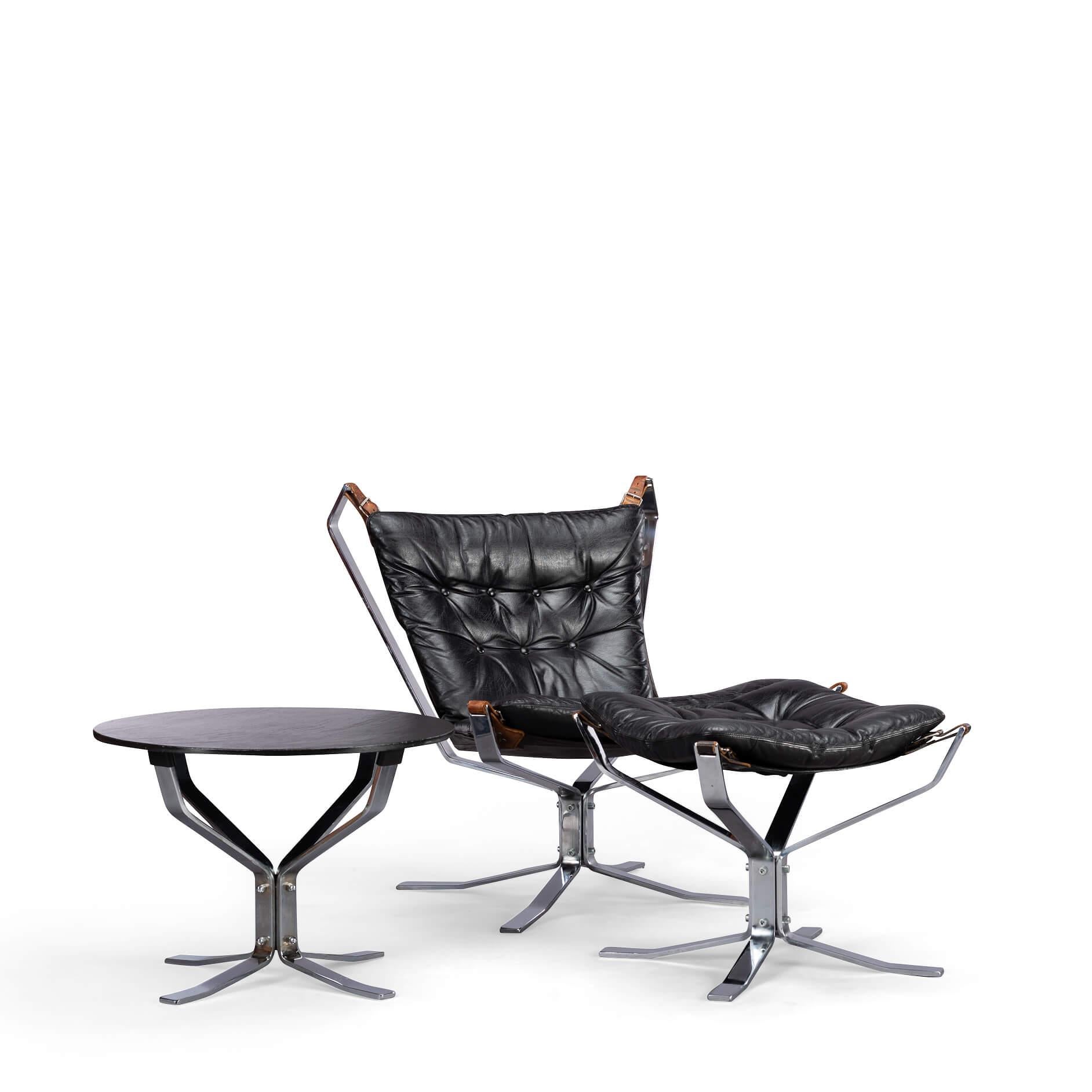 Lowback Falcon Chair in Black Leather with Ottoman En Table, 1970s 1