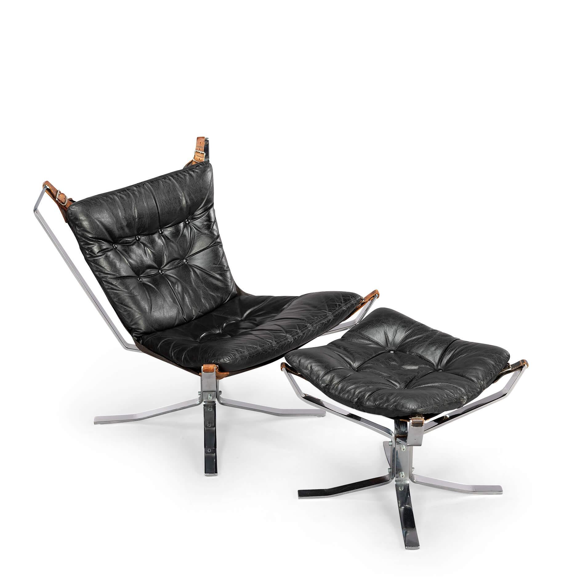 Lowback Falcon Chair in Black Leather with Ottoman En Table, 1970s 3