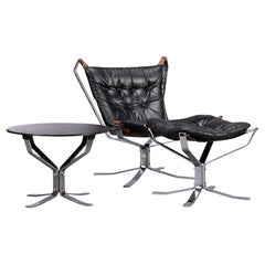 Lowback Falcon Chair in Black Leather with Ottoman En Table, 1970s