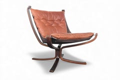 Sedia Falcon con schienale basso in pelle cognac di Sigurd Ressell