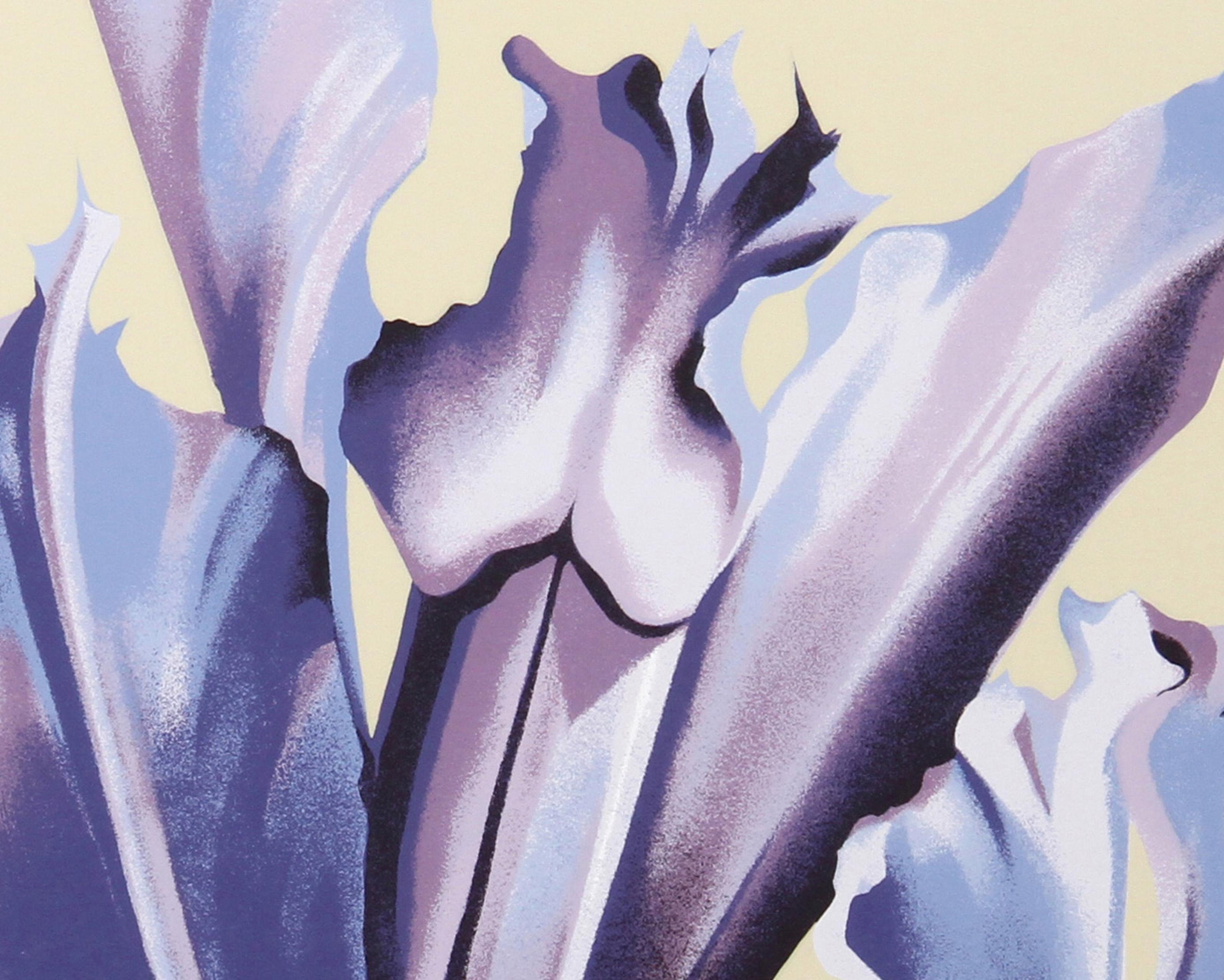 Iris sobre beige, Serigrafía fotorrealista sobre papel de Lowell Nesbitt en venta 2