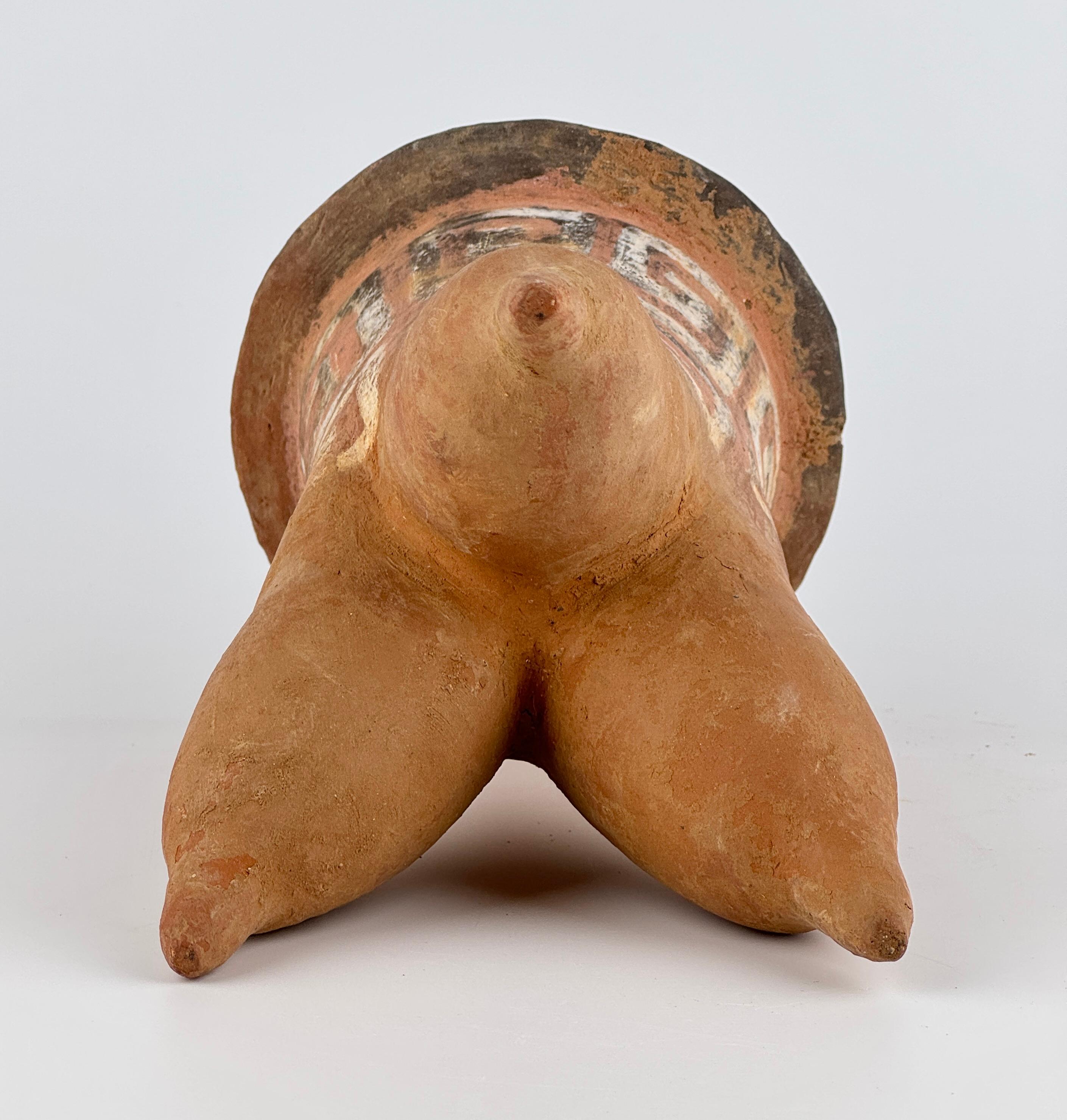 Lower Xiajiadian Culture Tripod Li Jar, 2000–1500 BCE en venta 3