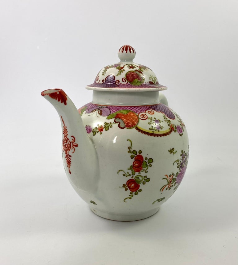 Georgian Lowestoft Porcelain Teapot, Curtis Pattern, c.1785 For Sale