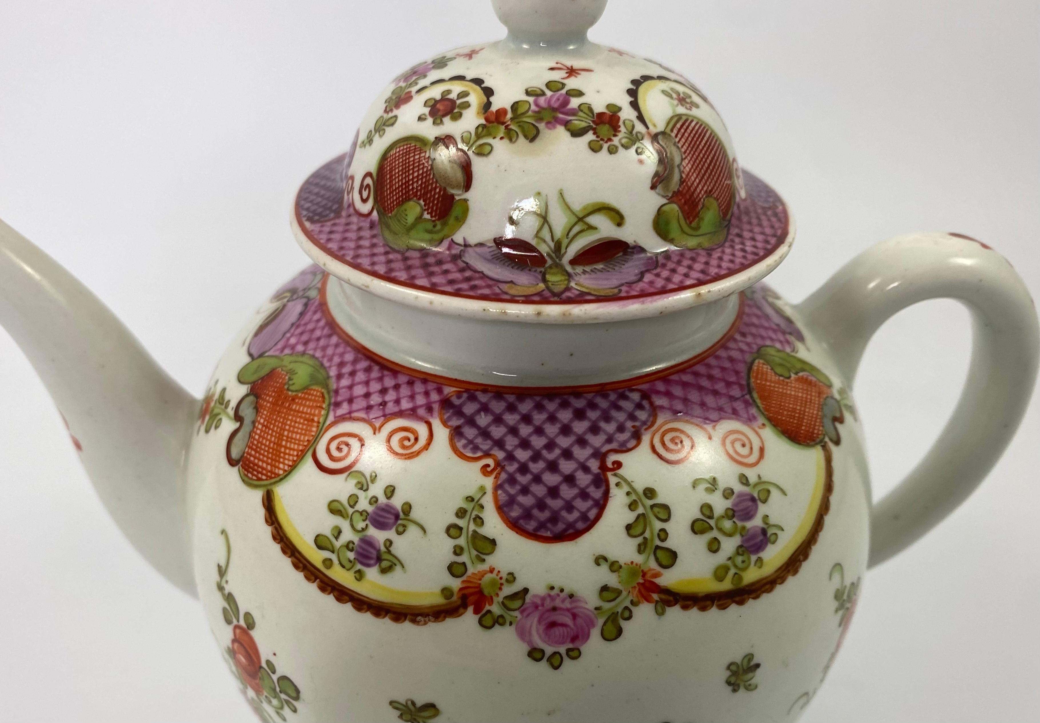 English Lowestoft Porcelain Teapot, Curtis Pattern, c.1785