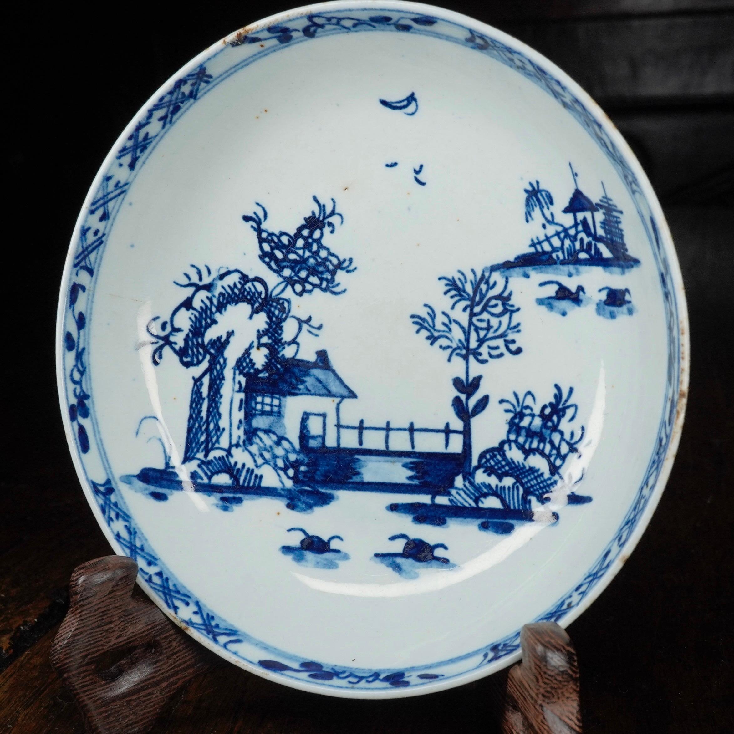 English Lowestoft Teabowl and Saucer, Blue Chinoiserie 'Long Bridge' Pattern, circa 1760 For Sale