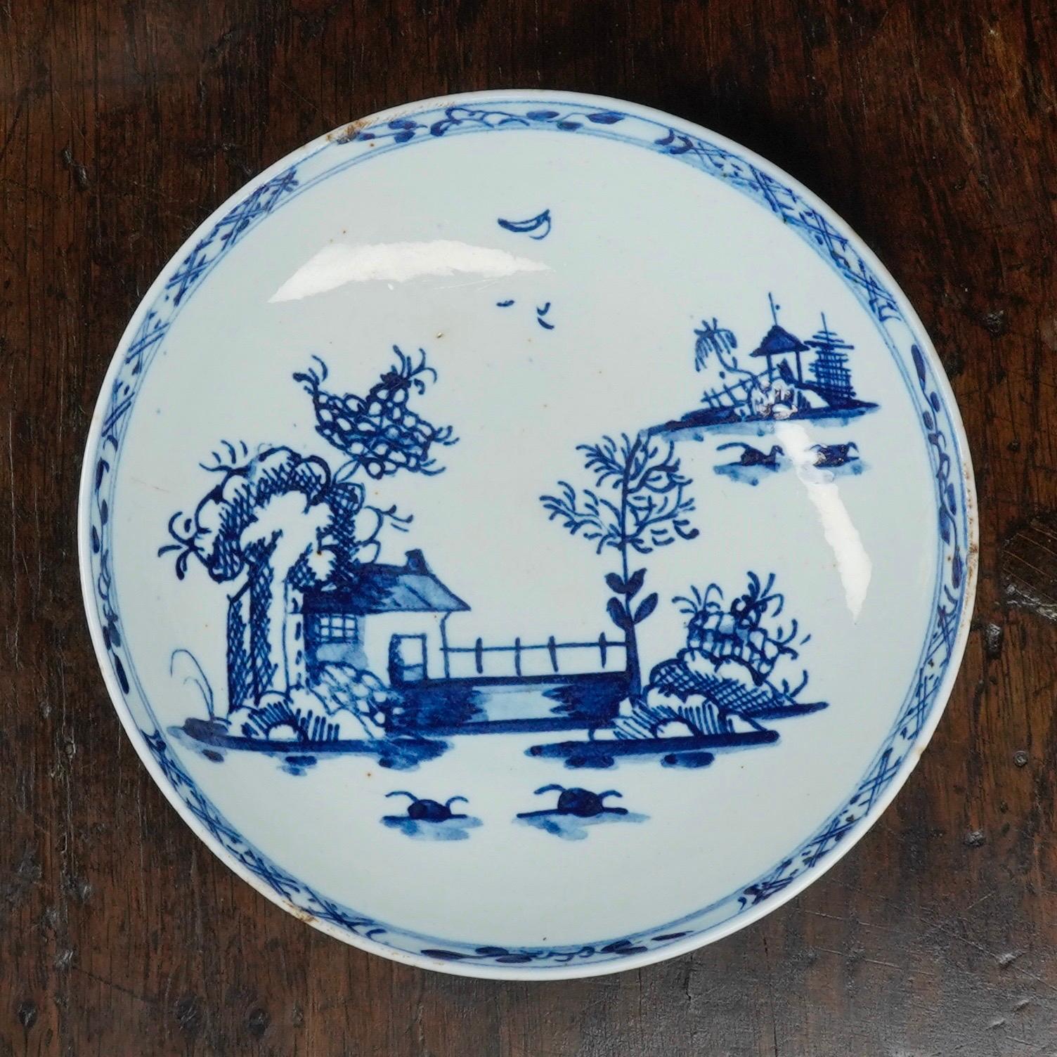 Mid-18th Century Lowestoft Teabowl and Saucer, Blue Chinoiserie 'Long Bridge' Pattern, circa 1760 For Sale