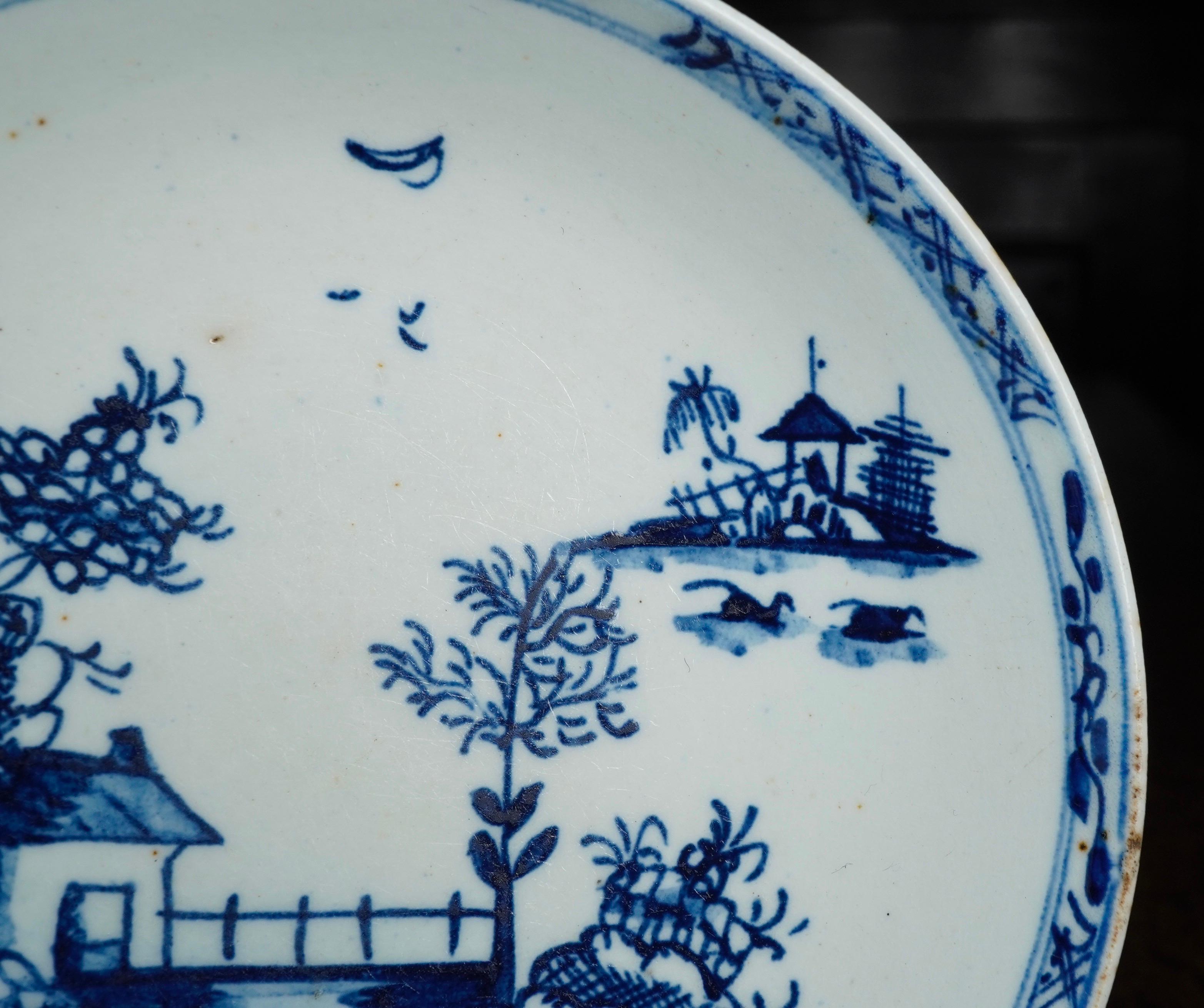 Lowestoft Teabowl and Saucer, Blue Chinoiserie 'Long Bridge' Pattern, circa 1760 For Sale 1