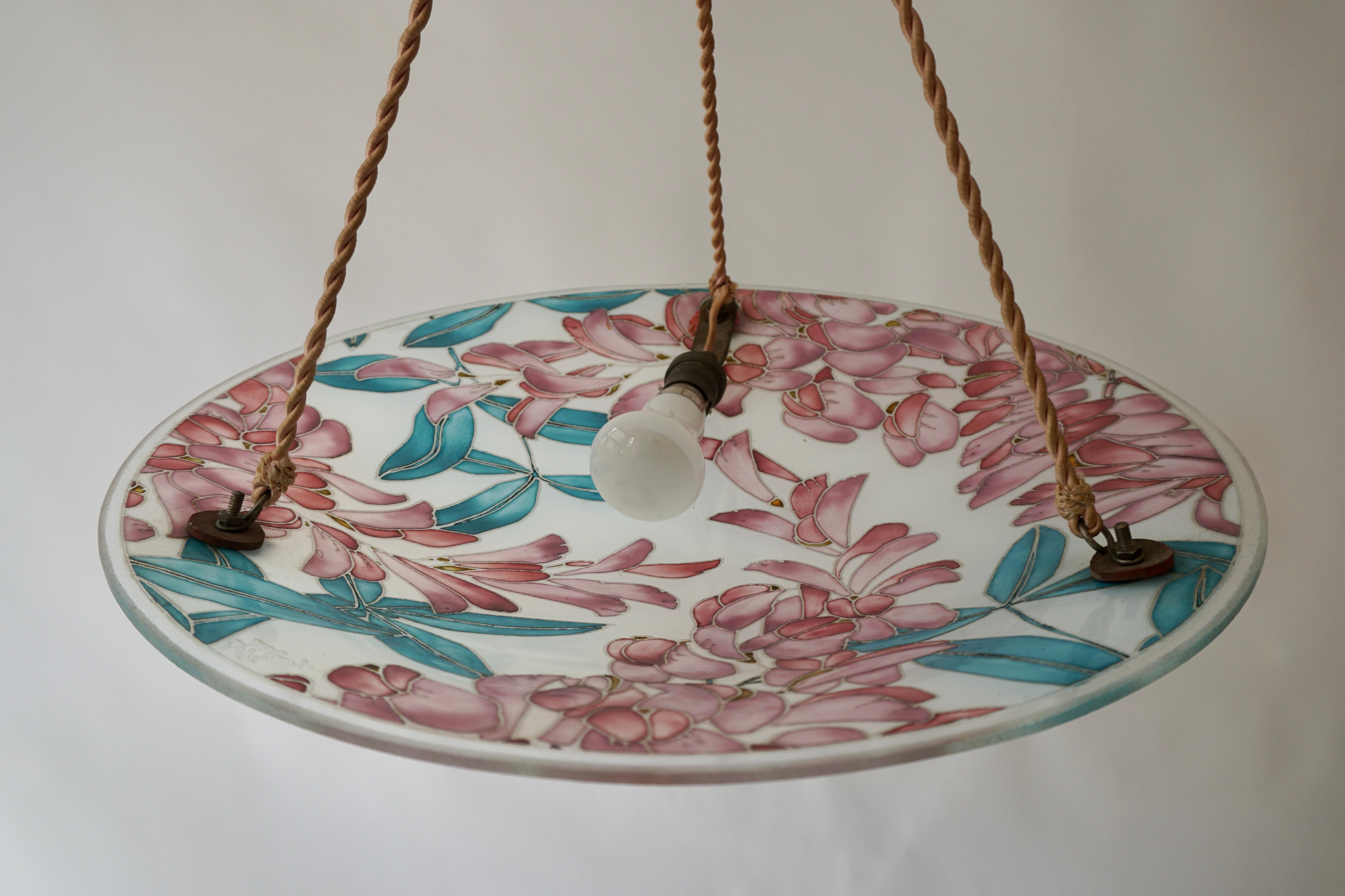 Fait main Lampe à suspension Art déco française Loys Lucha en verre à motifs floraux organiques et vibrants  en vente