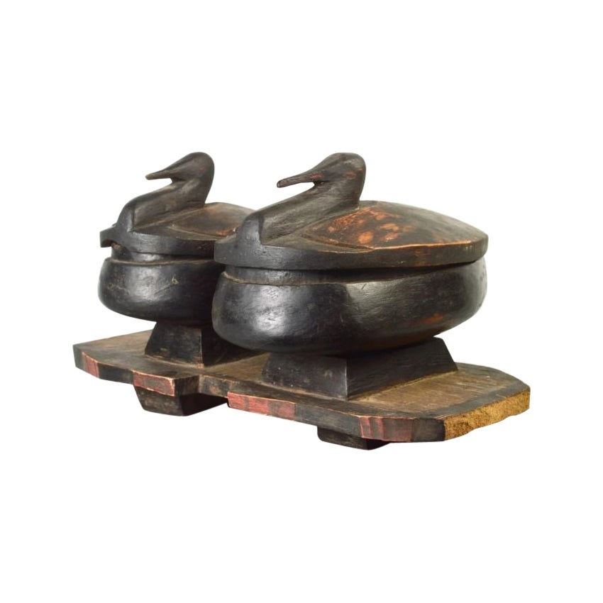 Lozi Presentation Tray with Pair of Birds in Wood For Sale