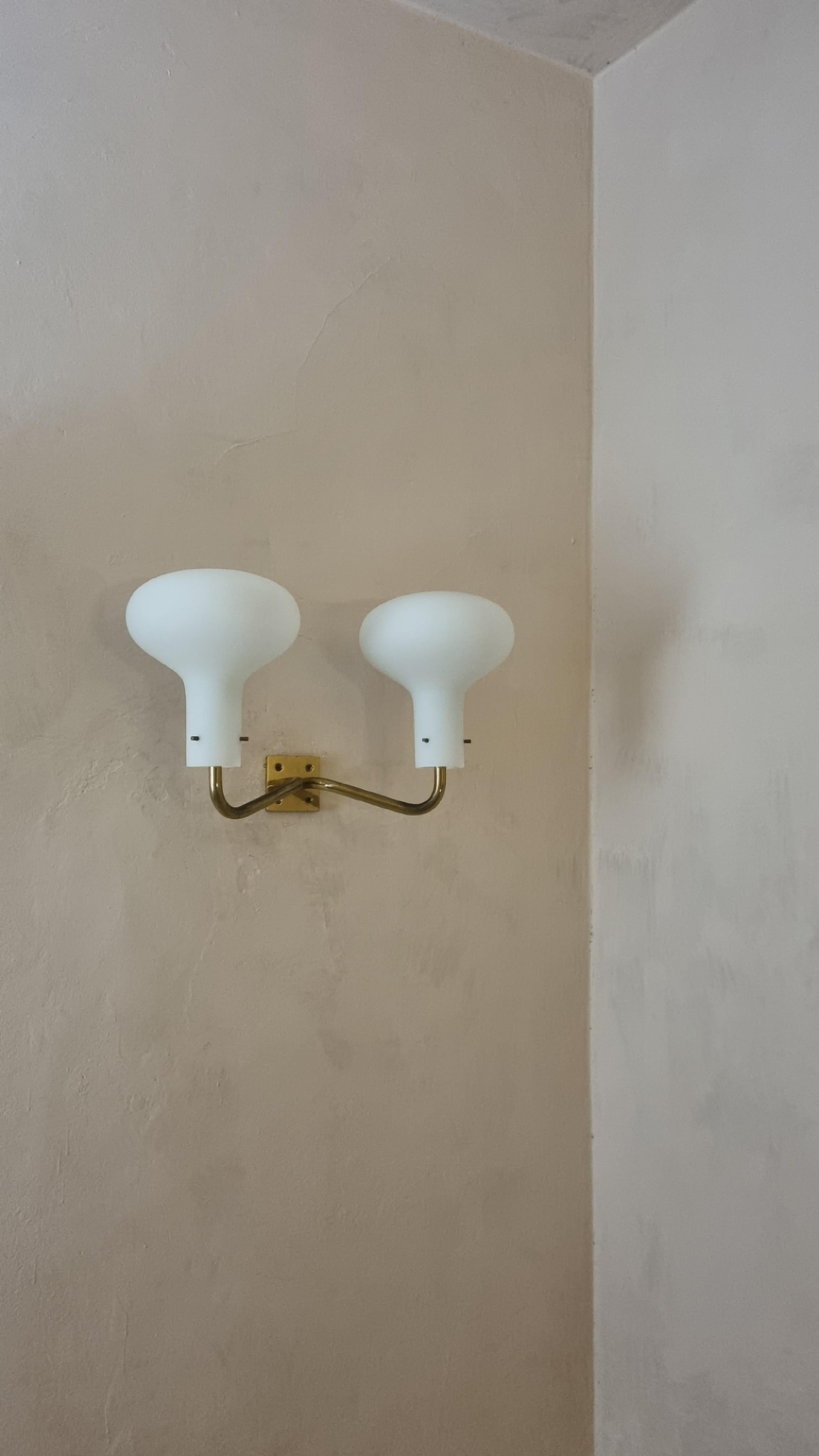 Mid-Century moderno LP 12 A wall sconce designed by Ignazio Gardella for Azucena 1960 in vendita