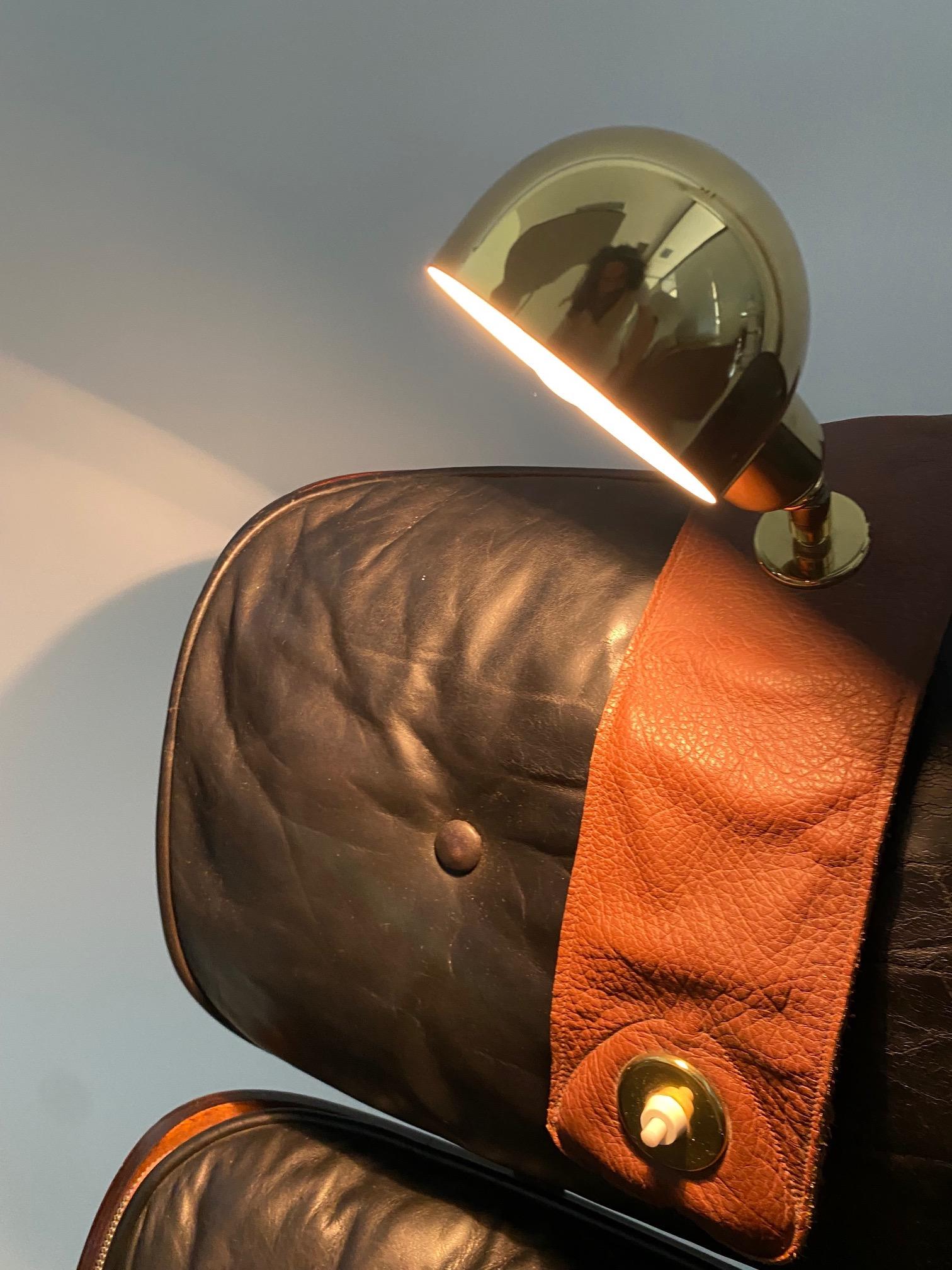 LP01 lamp by Luigi Caccia Dominioni in leather, Azucena, 1979 In Good Condition In Argelato, BO