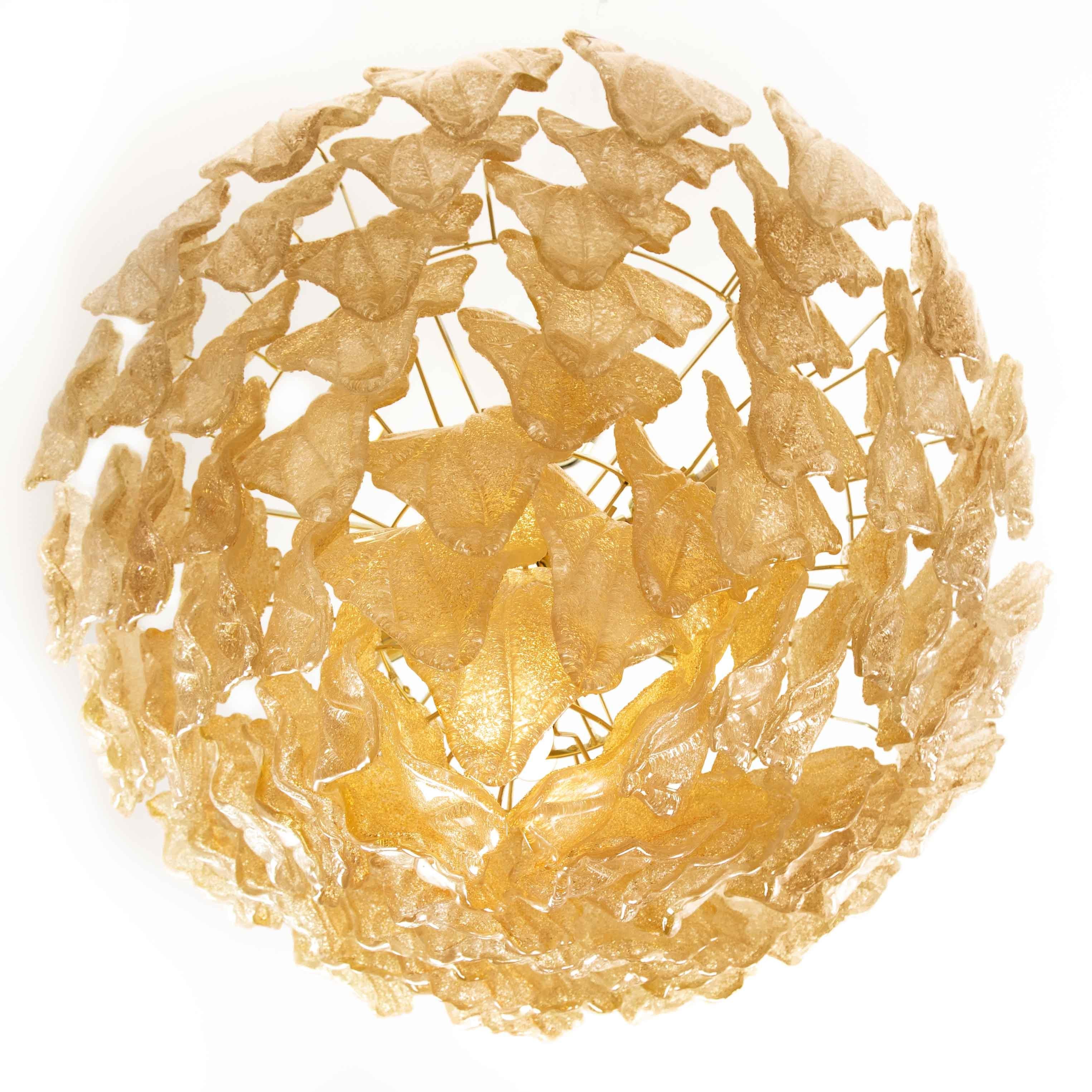 ltalian Late Mid-Century Murano Glass Chandelier with Honey-Gold leaves, 1990s In Good Condition For Sale In Salzburg, AT