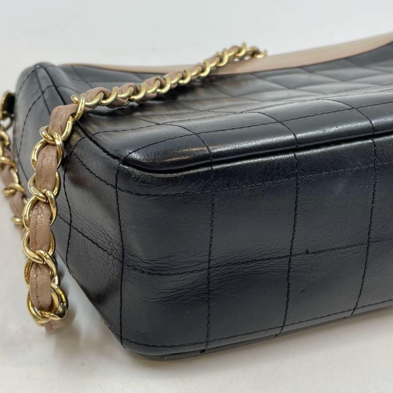 Ltd Ed Mademoiselle Chanel Cazadora Bandolera de piel 8