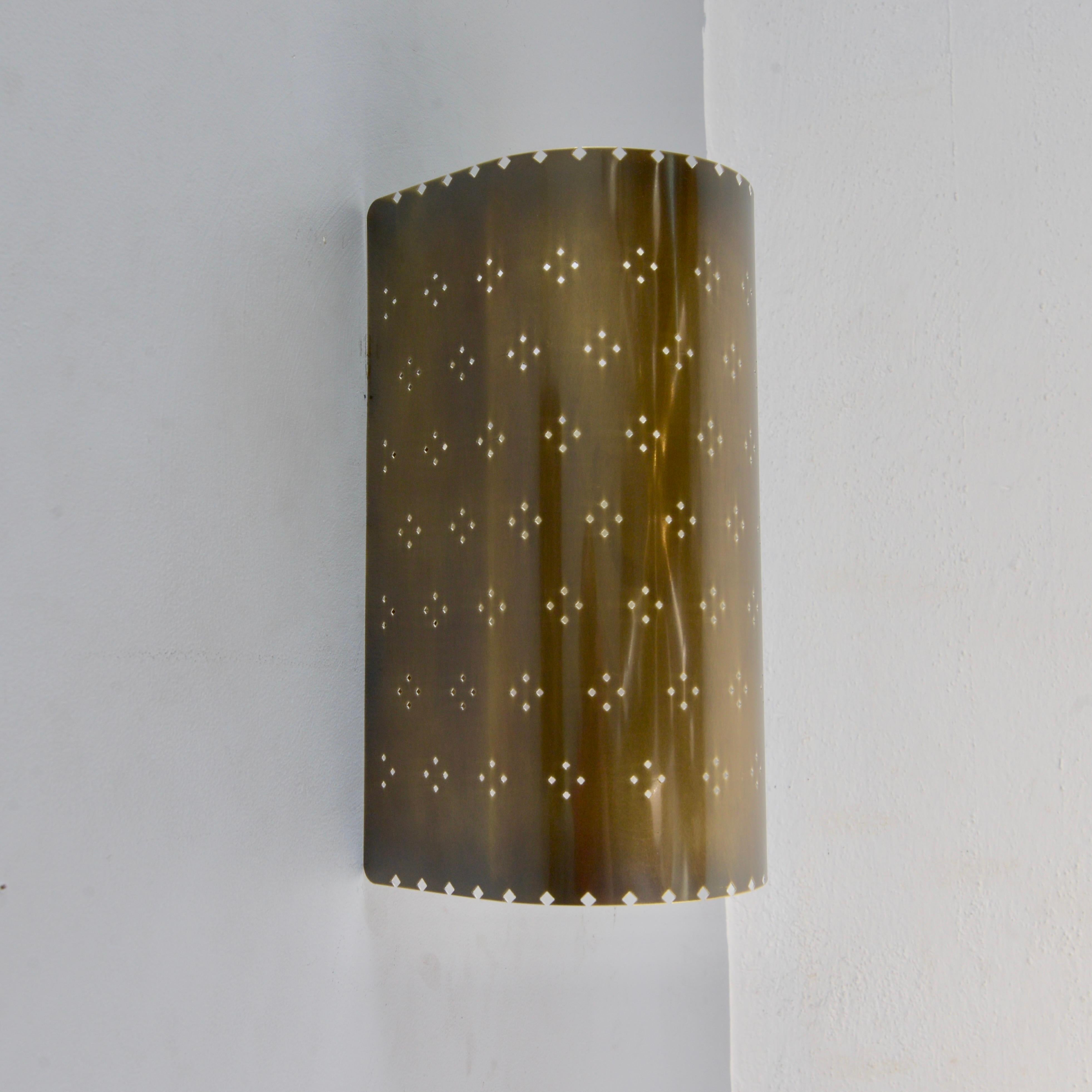 Scandinavo moderno LU Louis Sconce PB LG in vendita