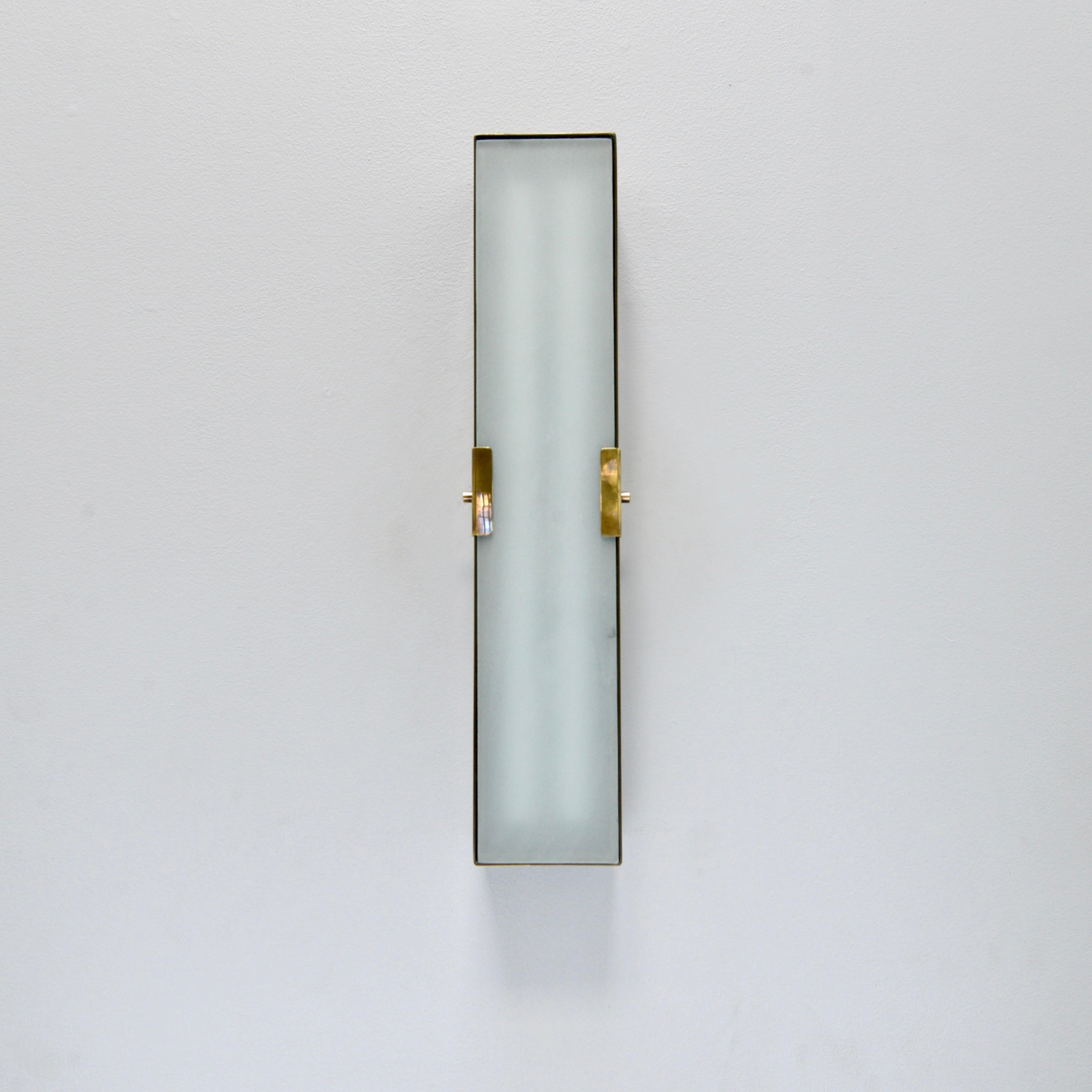 LU Square RT Sconce BR Moderno de mediados de siglo en venta
