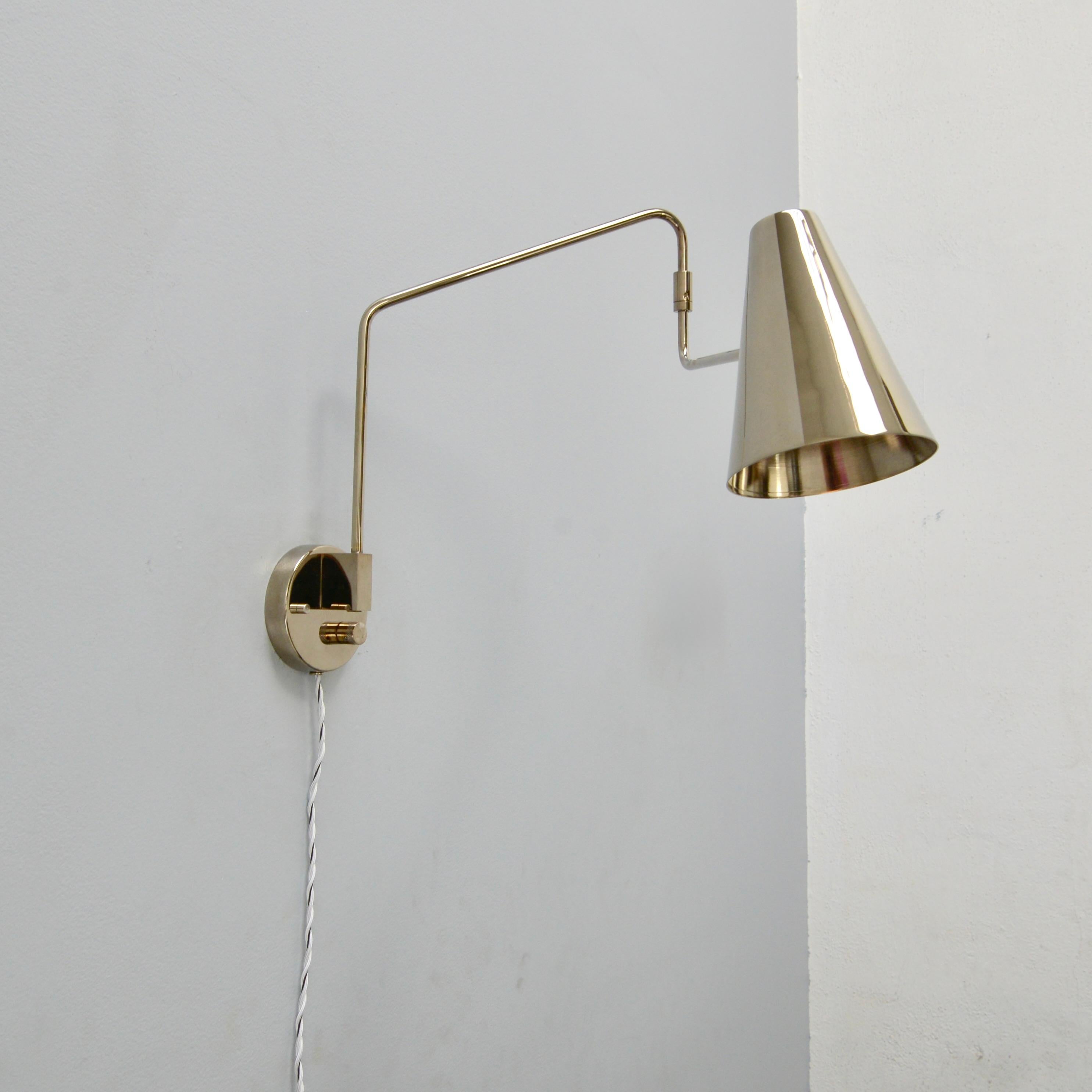 LU Swing Sconce Plug-In AS In New Condition For Sale In Los Angeles, CA