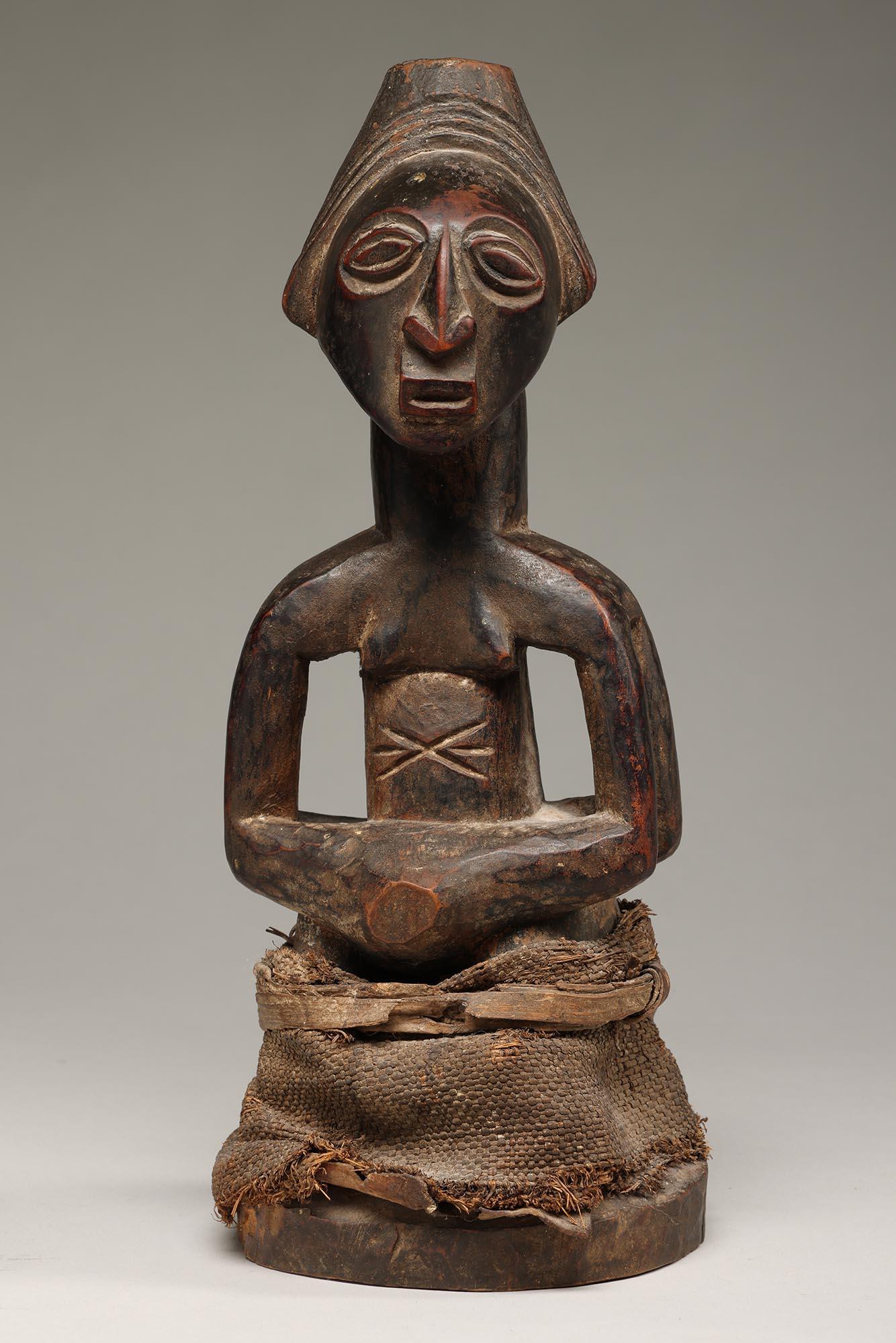 Luba Kabeja Janus Doppelfigur mit Rock, ex Irwin Hersey DRC Kongo, Afrika (Stammeskunst) im Angebot