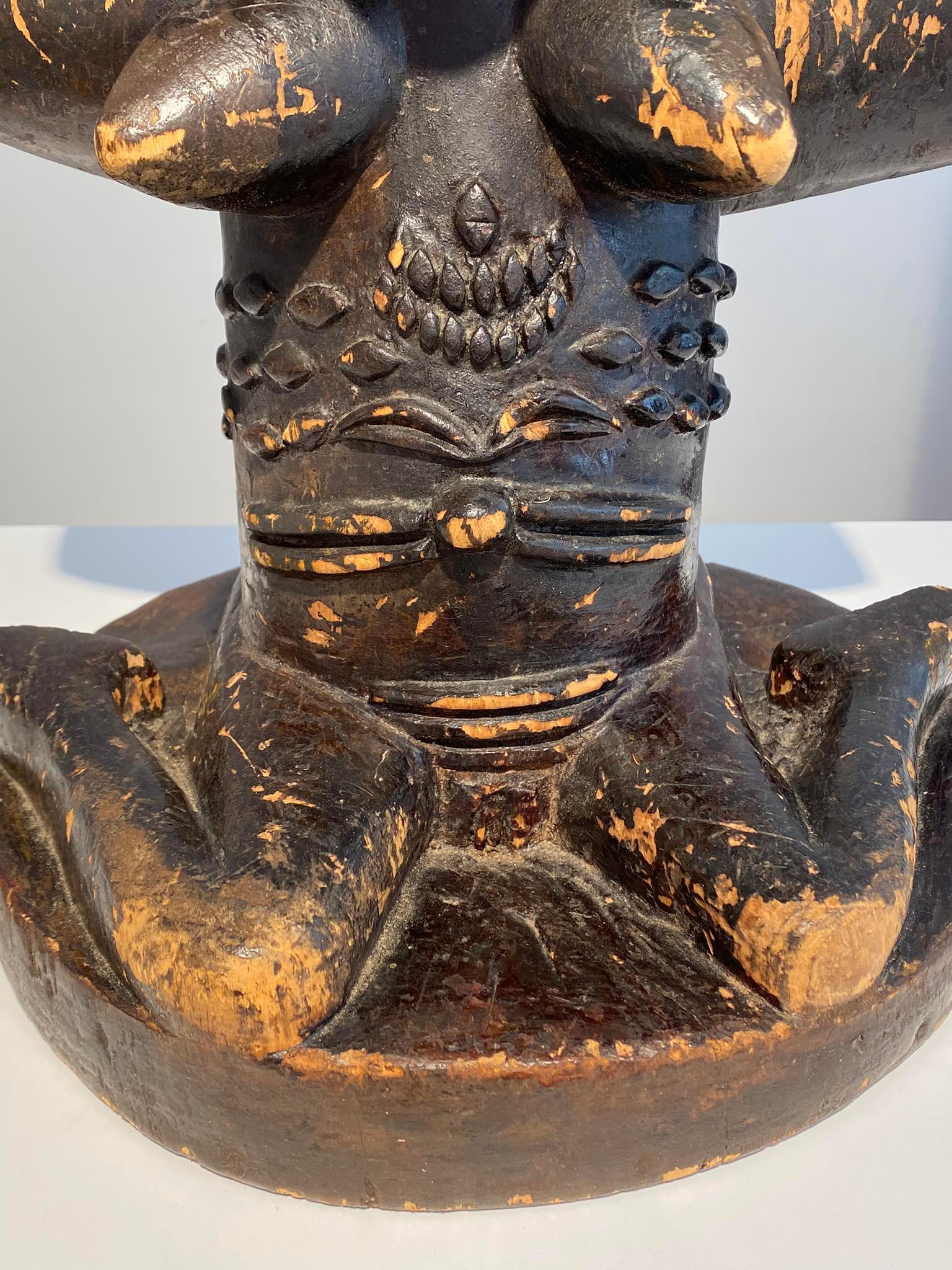 Luba Royal antique caryatide intronisation emblème Mid Century Antiques DR Congo Africa en vente 4