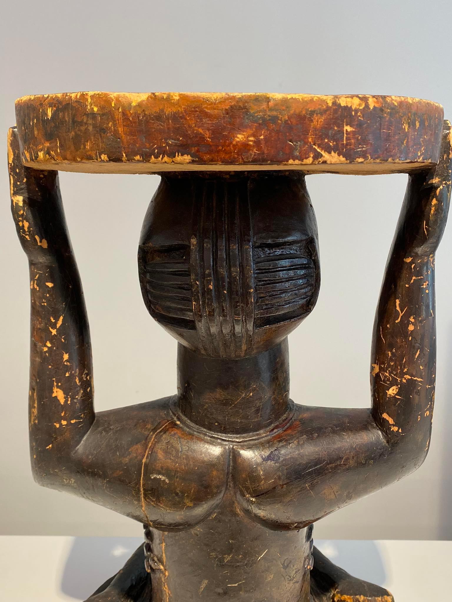 Travail du bois Luba Royal antique caryatide intronisation emblème Mid Century Antiques DR Congo Africa en vente