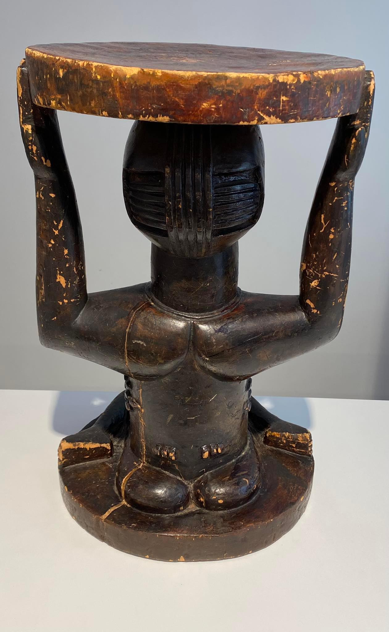 Luba Royal antique caryatide intronisation emblème Mid Century Antiques DR Congo Africa Bon état - En vente à Leuven, BE