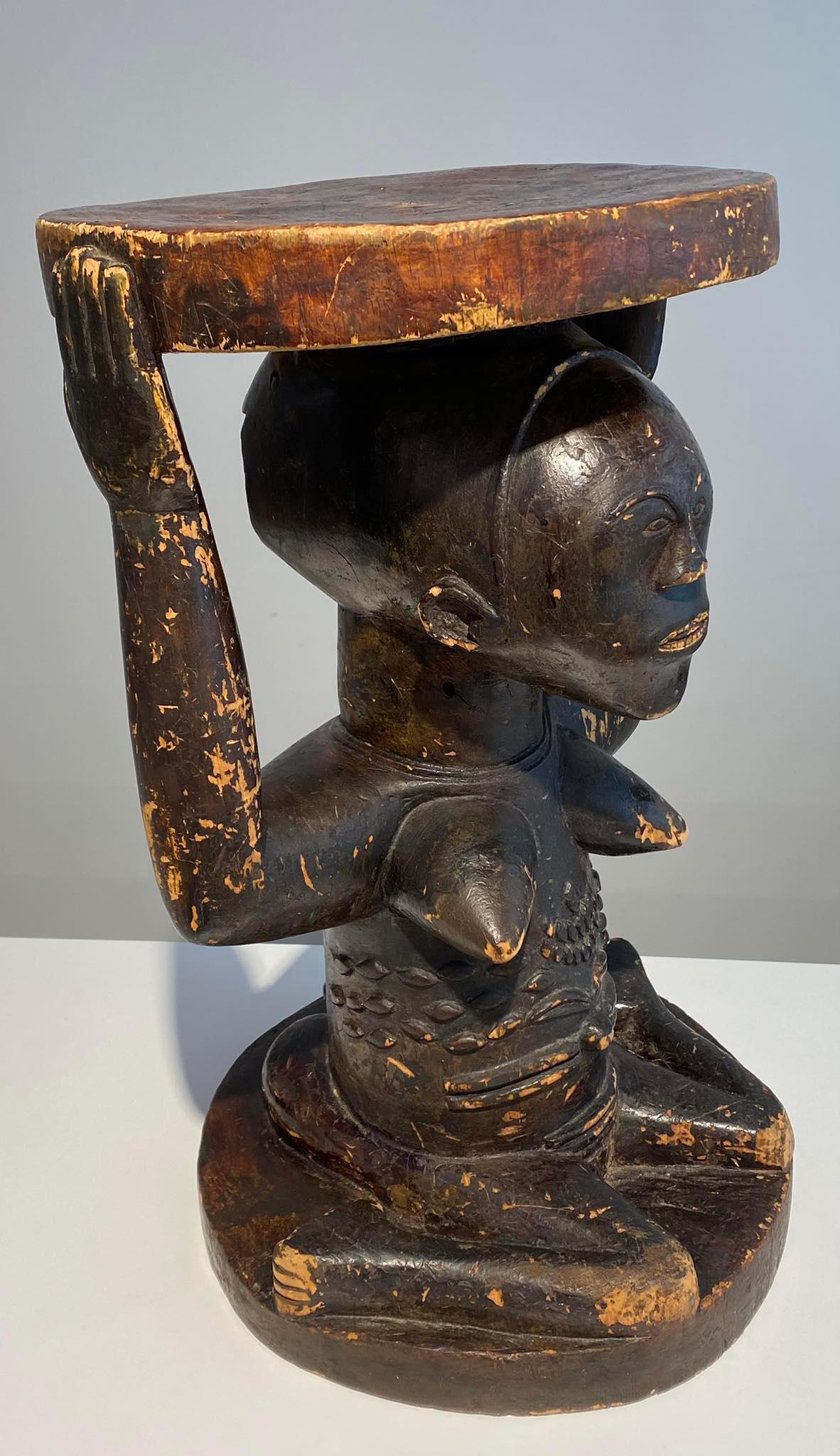 Luba Royal antique caryatide intronisation emblème Mid Century Antiques DR Congo Africa en vente 1