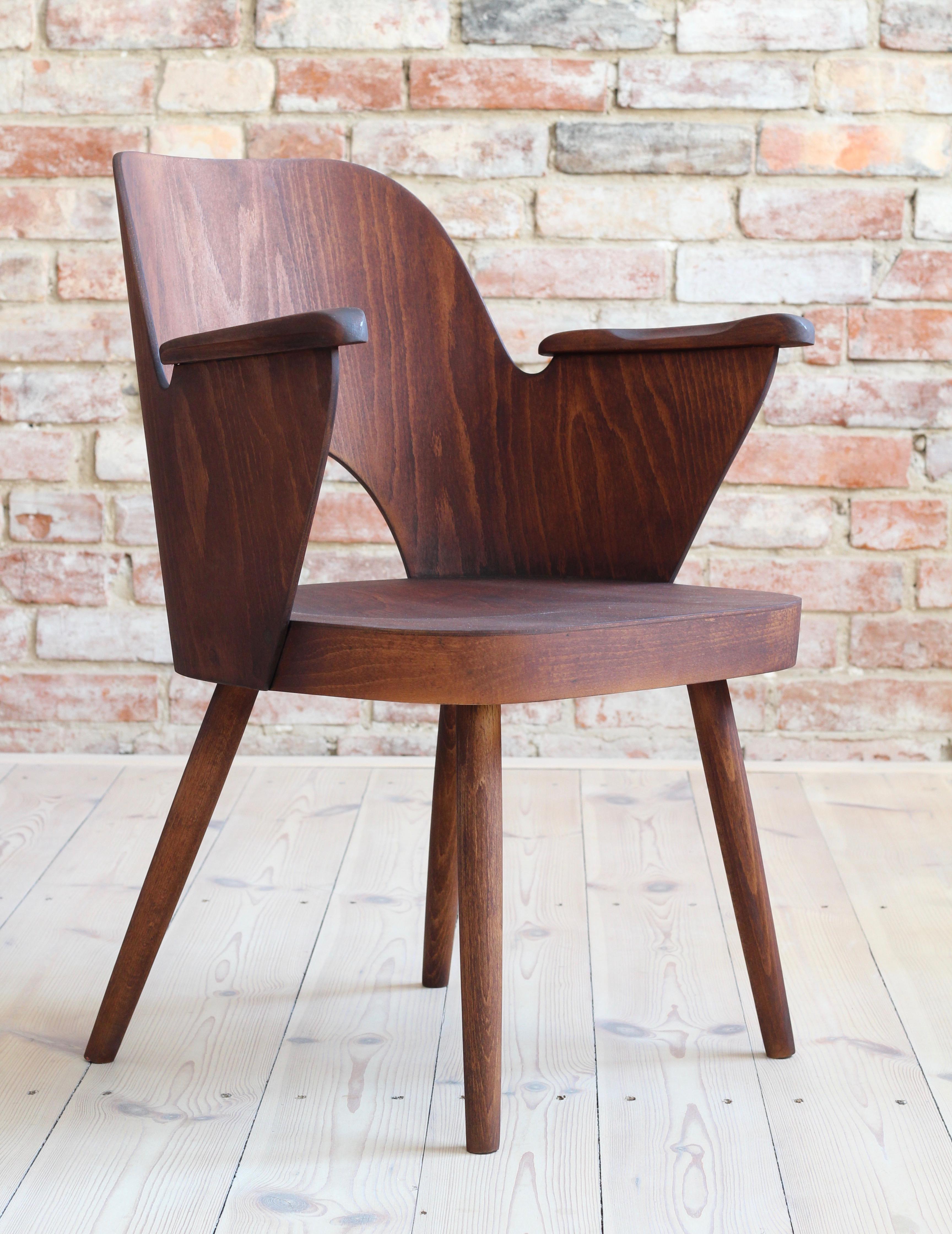 Lubomír Hofmann Chairs for TON, 1960s, Beechwood Finished in Oil, Midcentury 4