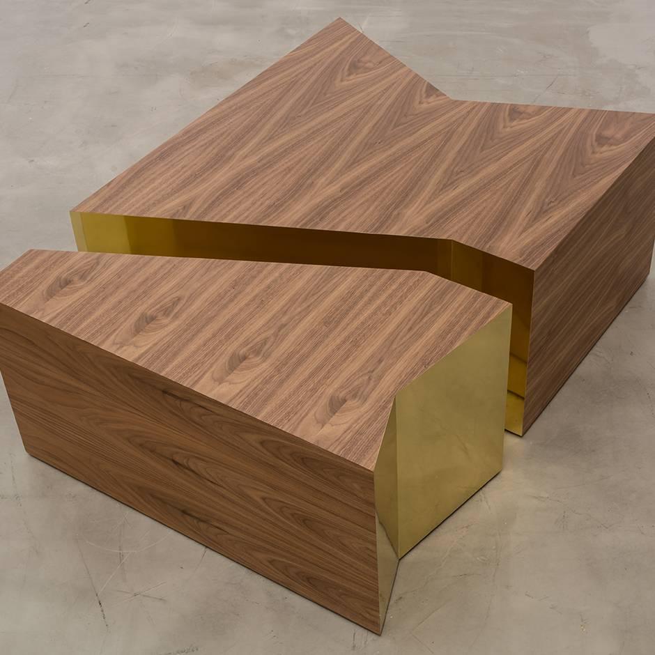 LUC COFFEE TABLE - Modern Coffee Table made of Walnut and Solid Brass For Sale 1