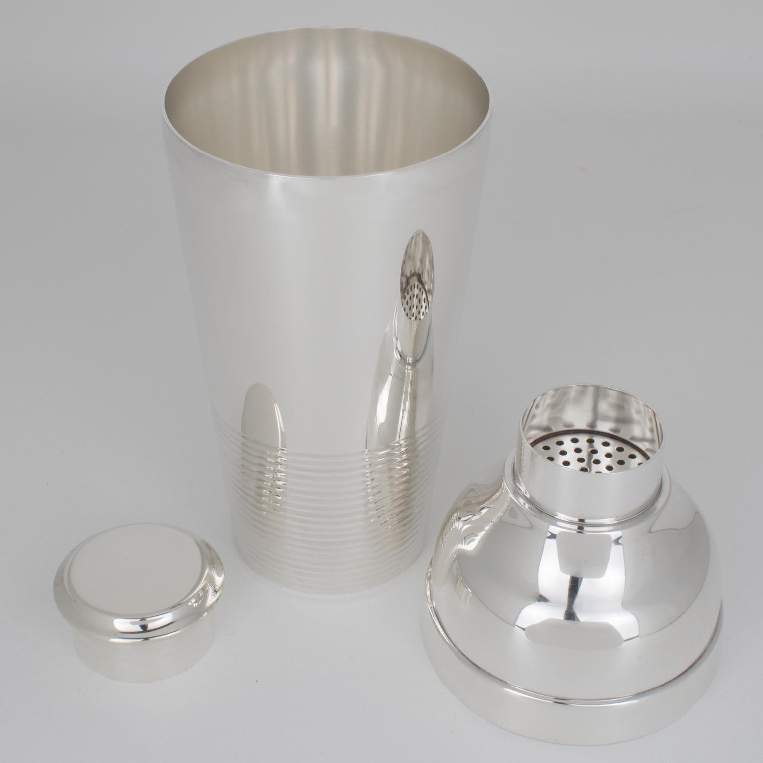Art Déco Luc Lanel per Christofle Gallia France Shaker da cocktail Ondulation in argento in vendita