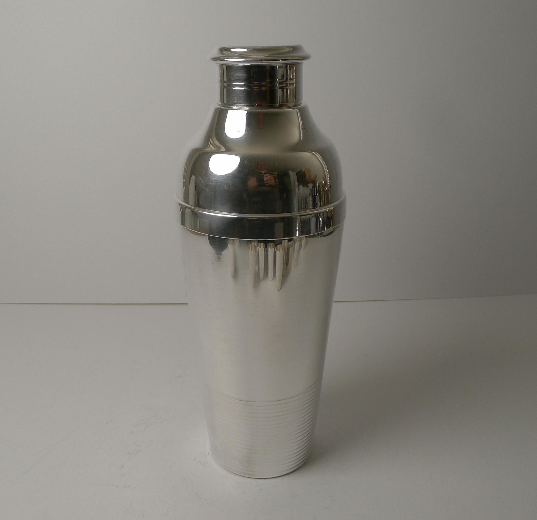 Placcato argento Luc Lanel per Christofle Ondulations Cocktail Shaker / Set da bar, 1930 ca.
