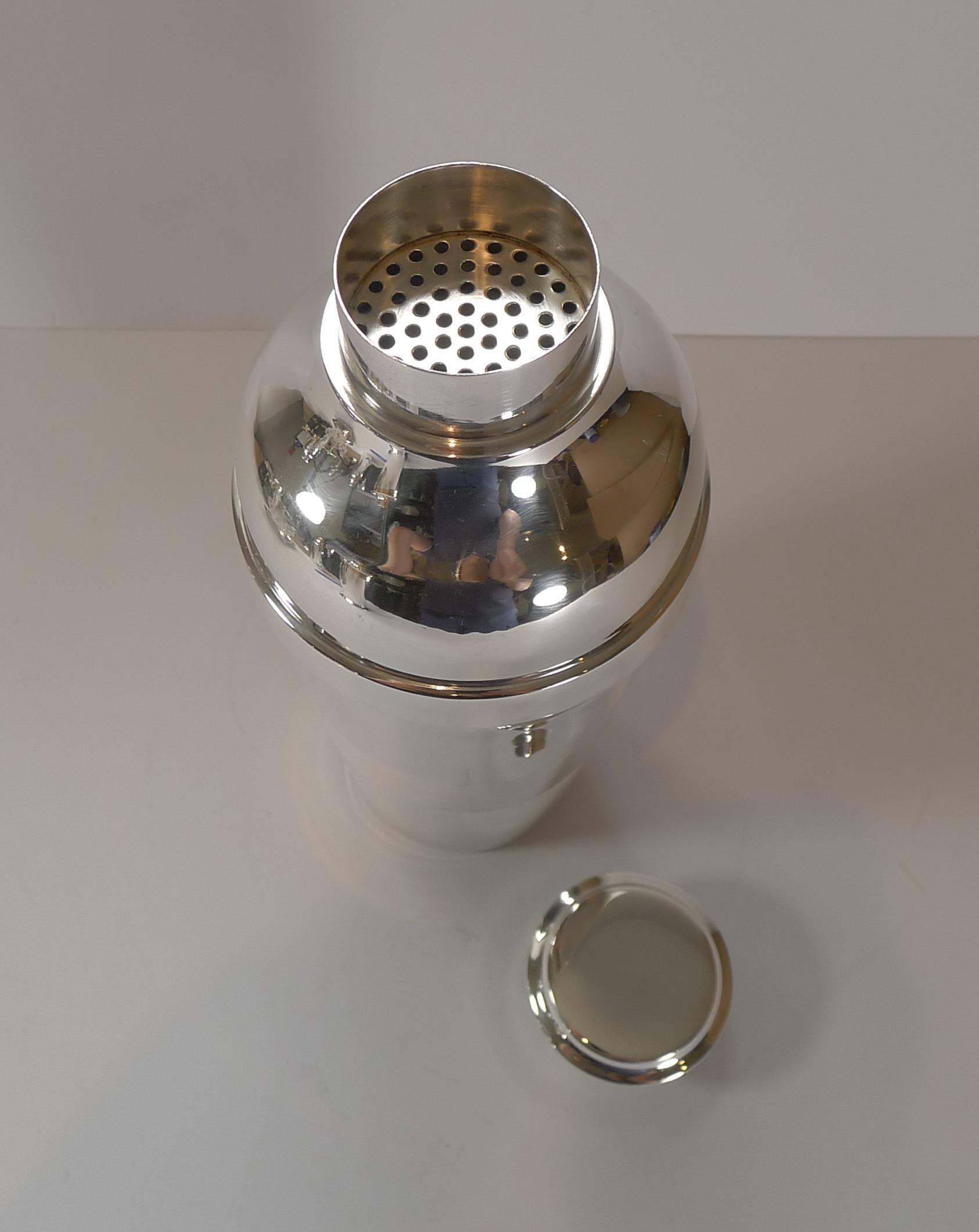 Luc Lanel for Christofle, Ondulations Cocktail Shaker, c.1935 In Good Condition In Bath, GB