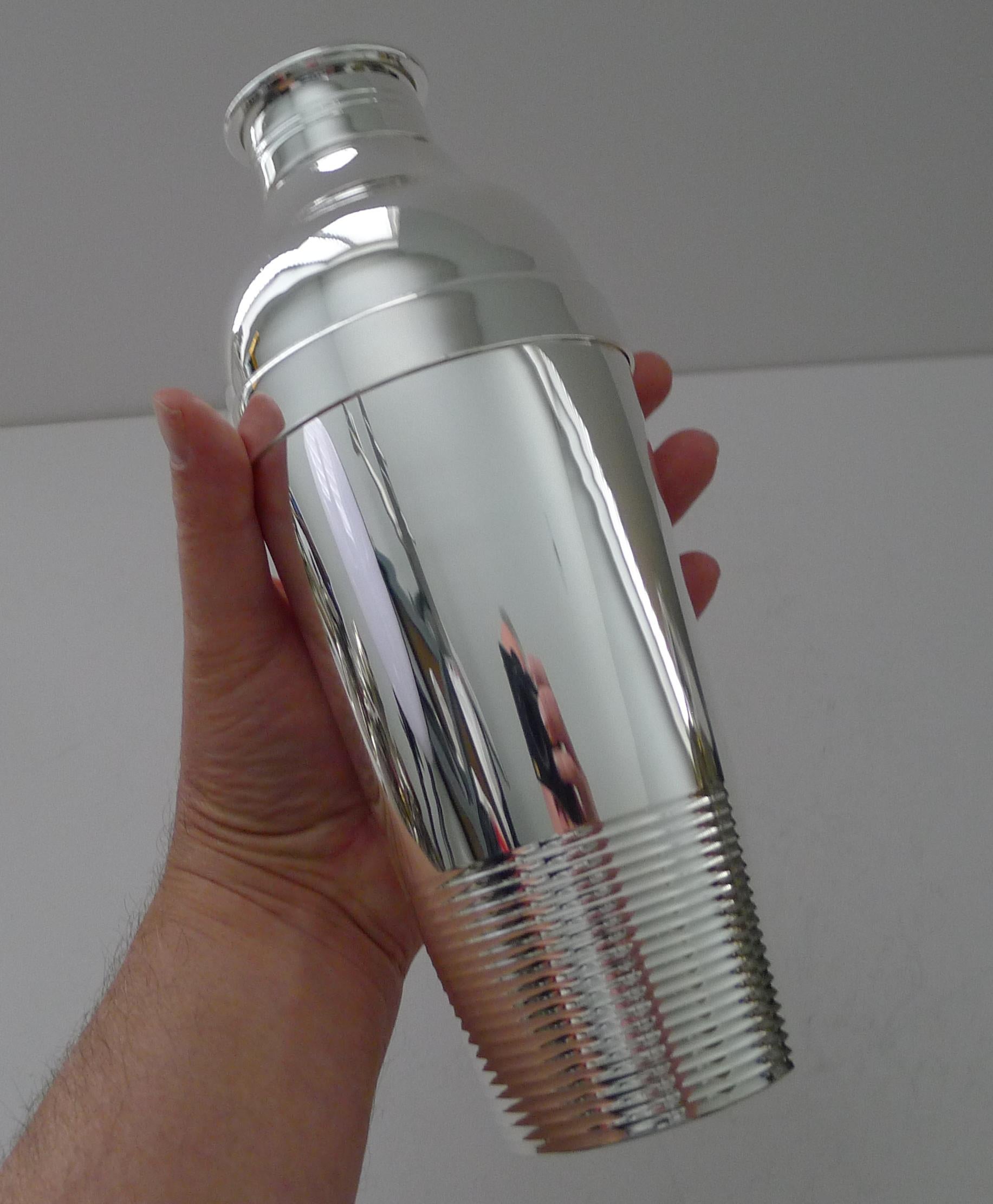 Luc Lanel für Christofle - Ondulations Cocktail Shaker um 1935 im Zustand „Gut“ in Bath, GB