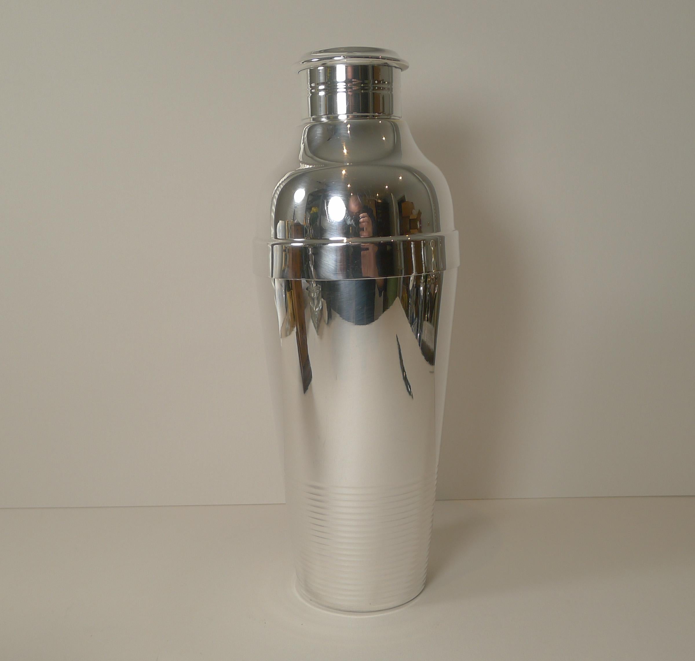 Mid-20th Century Luc Lanel for Christofle, Ondulations Cocktail Shaker, c.1935